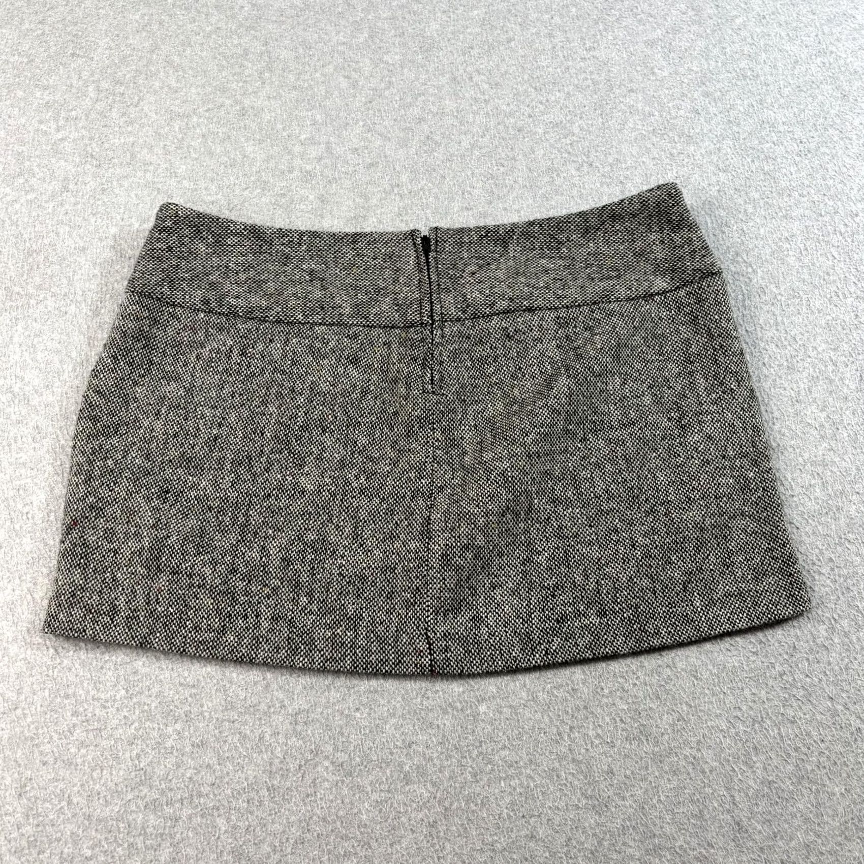 Vintage VINTAGE? No — Charlotte Russe Skirt Teens 3 Gray Tweed Wool Pockets Zipper Mini Casual Preppy 90s? (adjust as needed) Size 26" / US 2 / IT 38 - 2 Thumbnail
