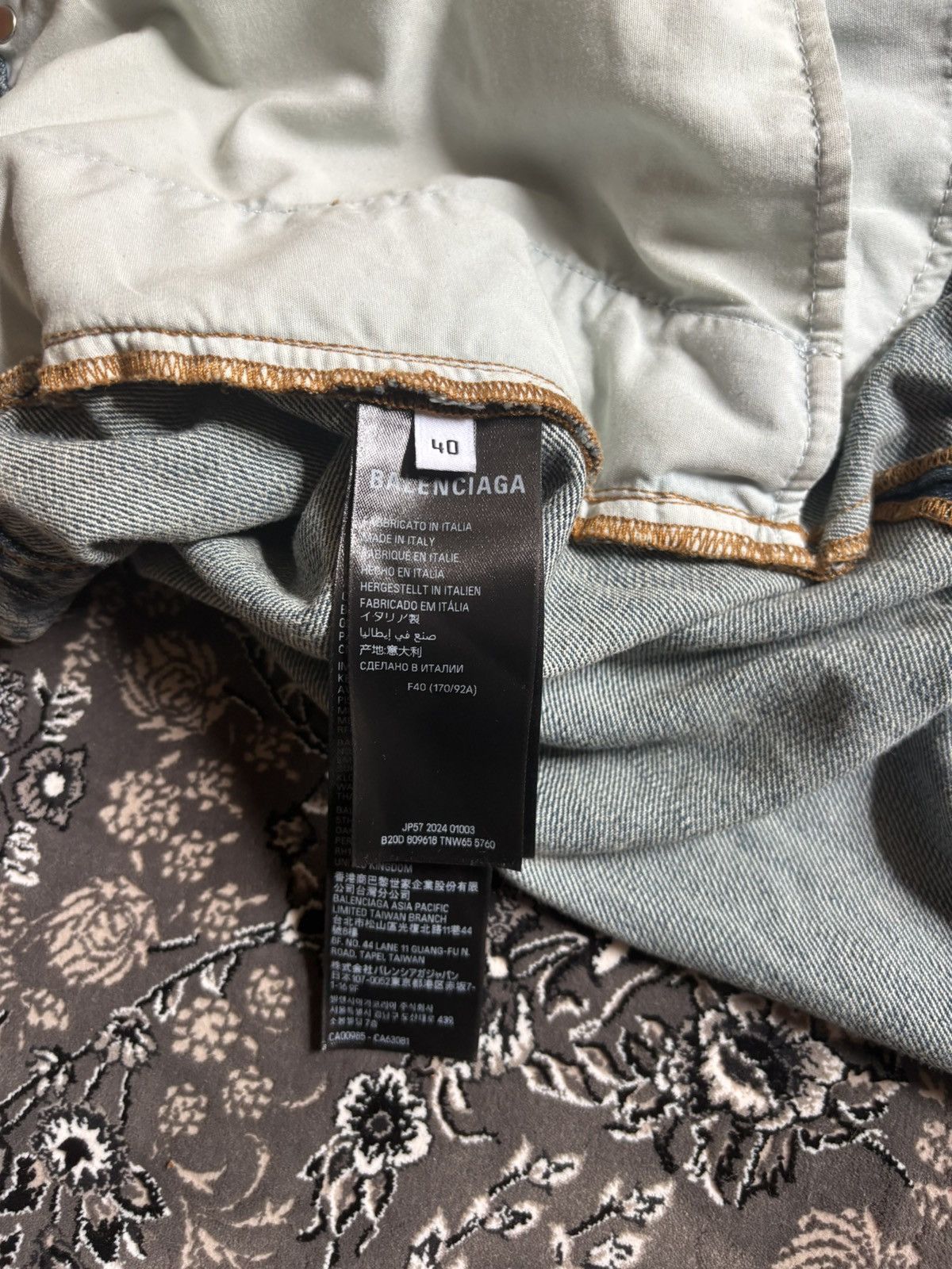 Balenciaga Balenciaga FW24 vintage stained blue Jeans Size US 34 / EU 50 - 8 Thumbnail