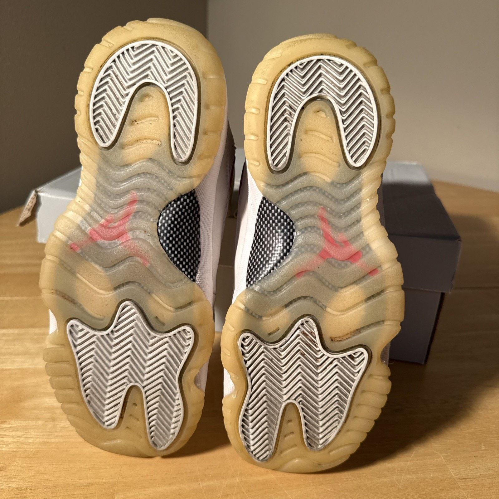 Jordan Brand Size 5.5Y 7 Women Jordan 11 Retro Platinum Tint Size US 5.5 / EU 38 - 6 Thumbnail