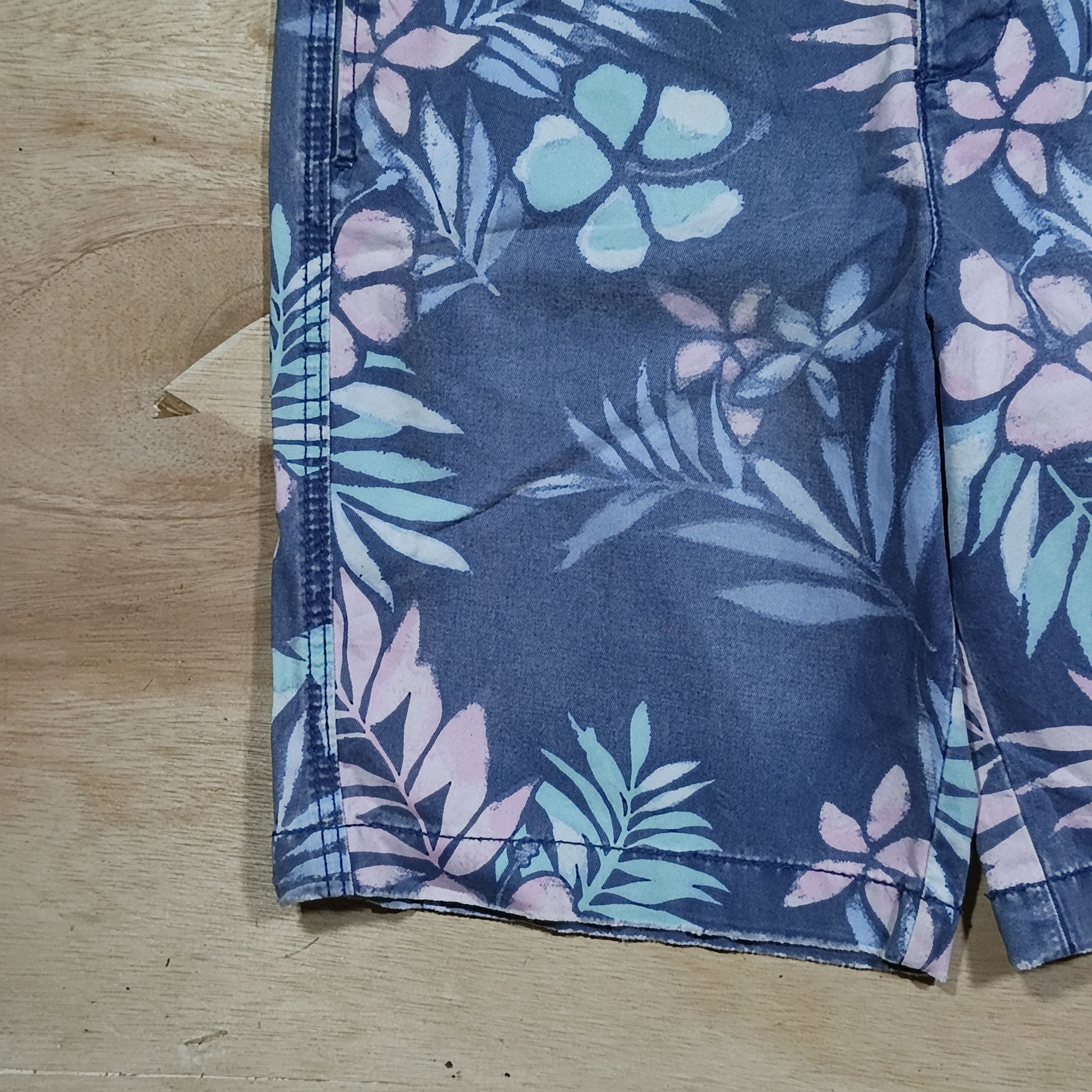 Hollister HOLLISTER Blue Tropical Floral AOP Short Pants Size US 32 / EU 48 - 3 Thumbnail