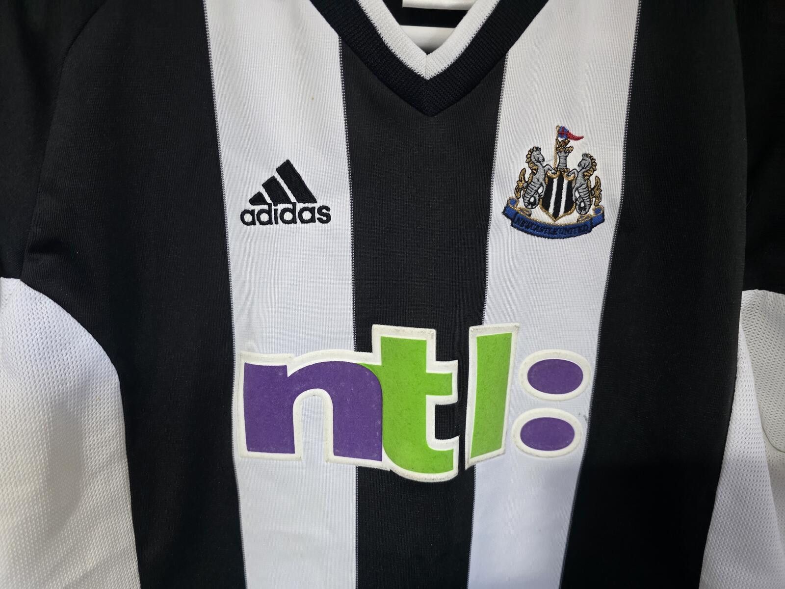 Other Newcastle United 2001/03 Adidas Home Shirt - Youths Size US XS / EU 42 / 0 - 2 Thumbnail