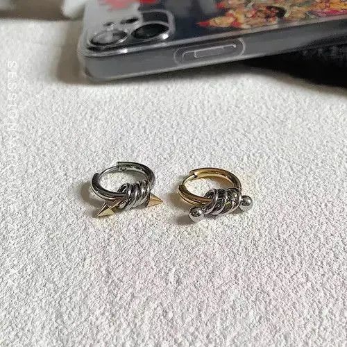Japanese Brand Vintage asymmetrical gold and silver titanium steel earrings Size ONE SIZE - 1 Thumbnail