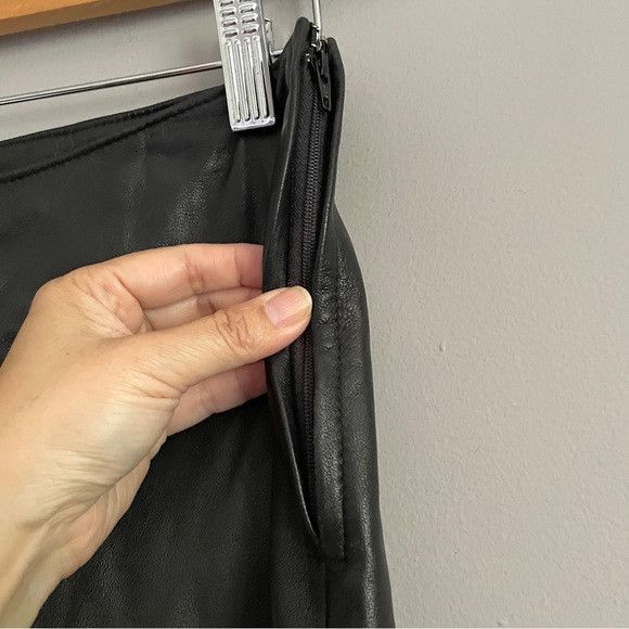 Danier Vintage Danier Black Leather Lined High Rise Straight Pants Size 32" / US 10 / IT 46 - 6 Thumbnail