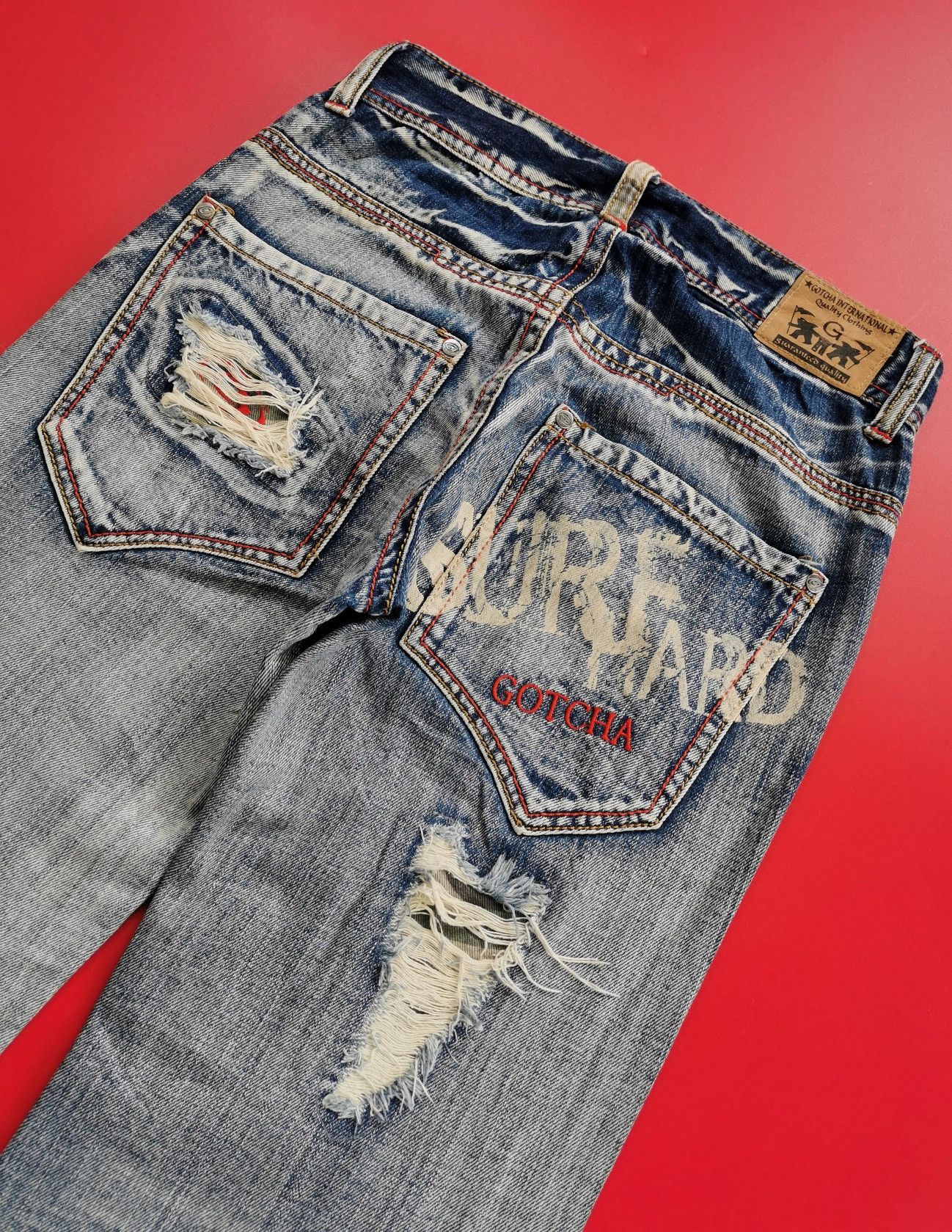 Gotcha Vintage Gotcha Surf Print Distressed Jeans Size US 30 / EU 46 - 11 Thumbnail