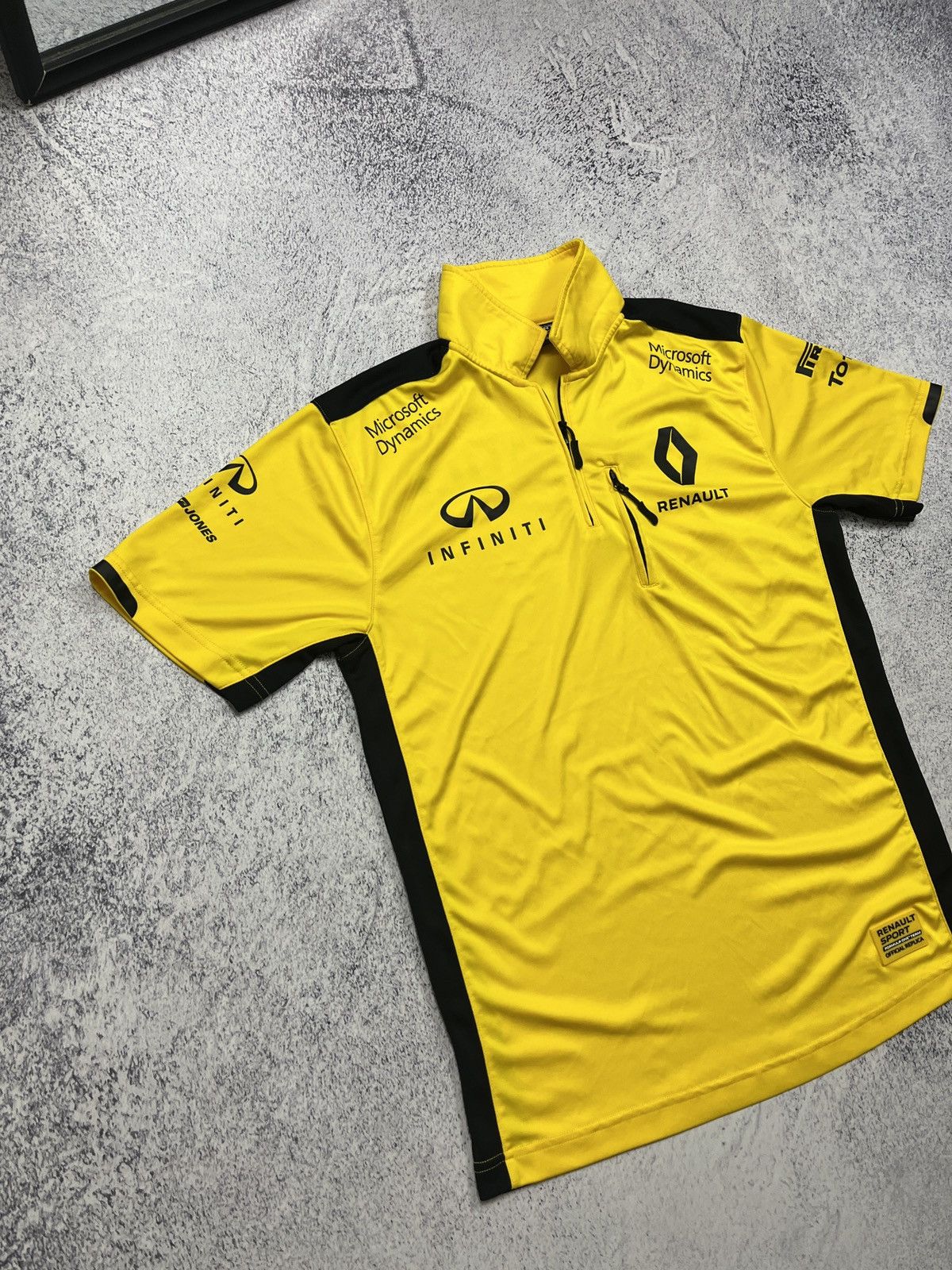 Formula 1 Renault Infinity Racing F1 Formula Uni Polo Shirt Jersey Y2k Size US M / EU 48-50 / 2 - 3 Thumbnail