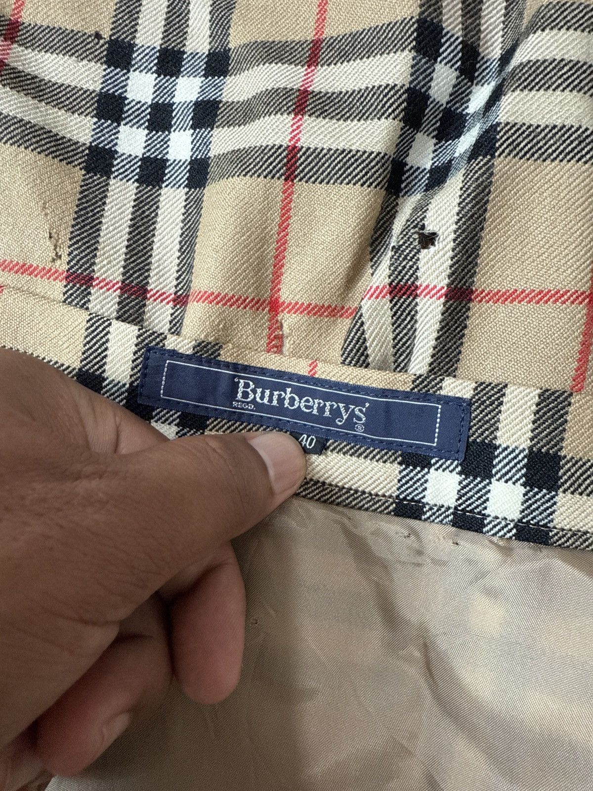 Burberry VINTAGE BURBERRY’S LONDON CHECKERED WOOL SKIRT Size 27" / US 4 / IT 40 - 12 Thumbnail