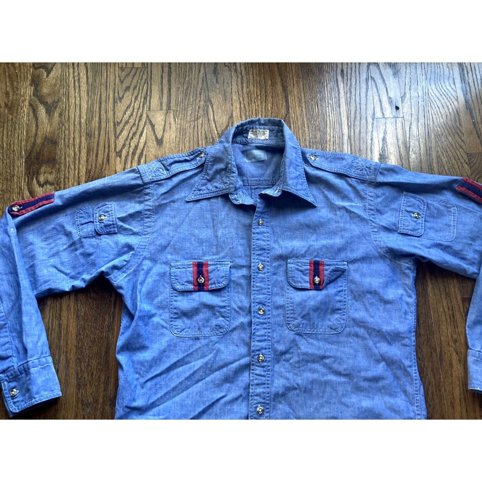 Epaulet VINTAGE Work Shirt Mens Size Large Blue 70s Chambray Uniform Epaulet Long Sleeve Size US L / EU 52-54 / 3 - 2 Thumbnail