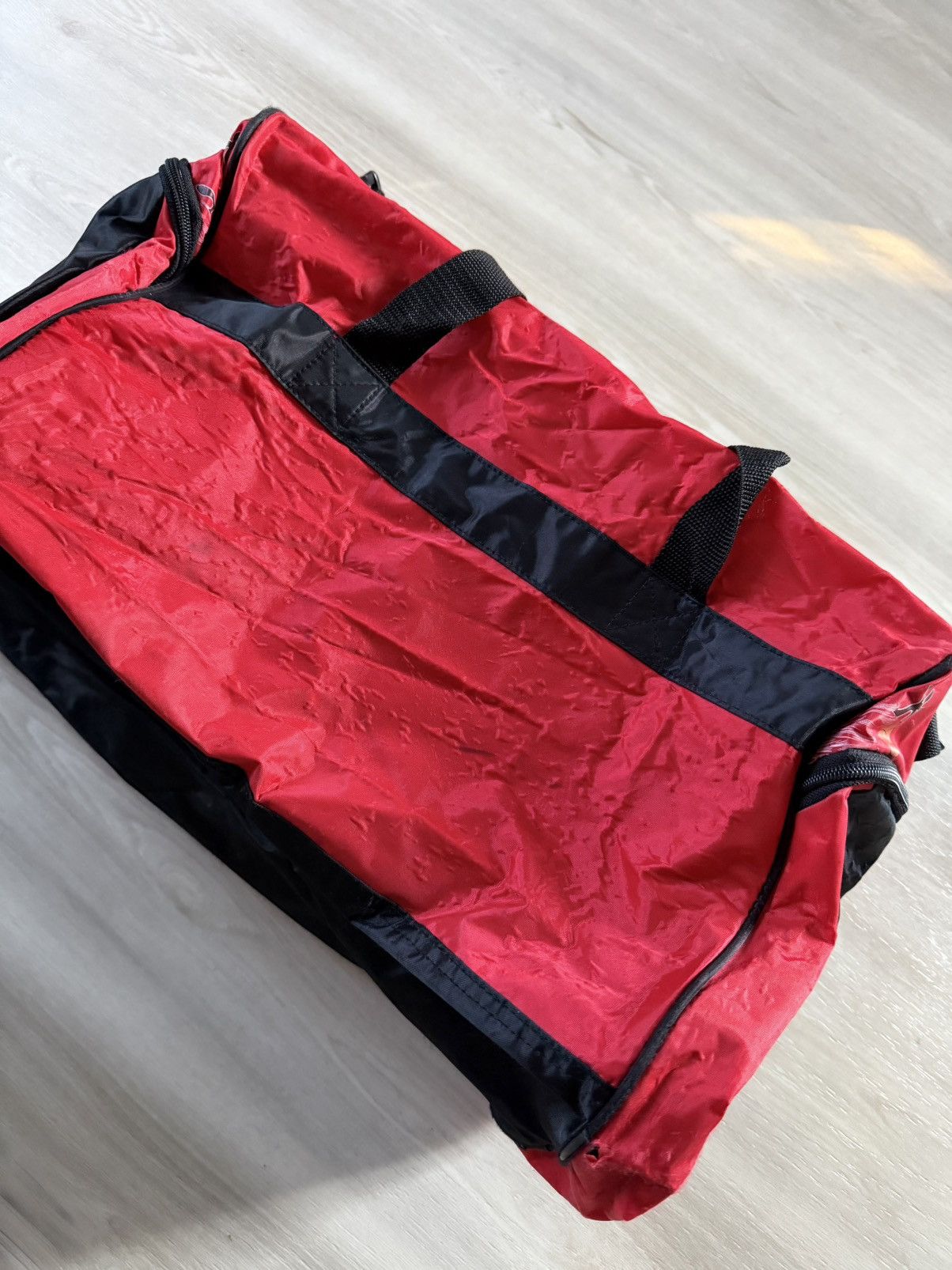 NBA Vintage Looney Tunes Chicago Bulls Duffel Bag NBA 1998 Taz Size ONE SIZE - 5 Thumbnail