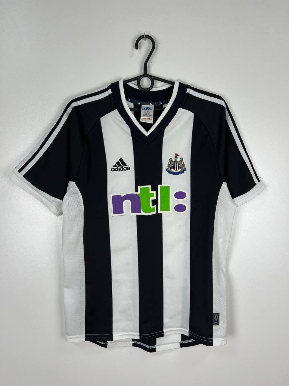 Vintage New Castle Adidas 2001/2003 Fews vintage t-shirts size S Size US S / EU 44-46 / 1 - 1 Thumbnail