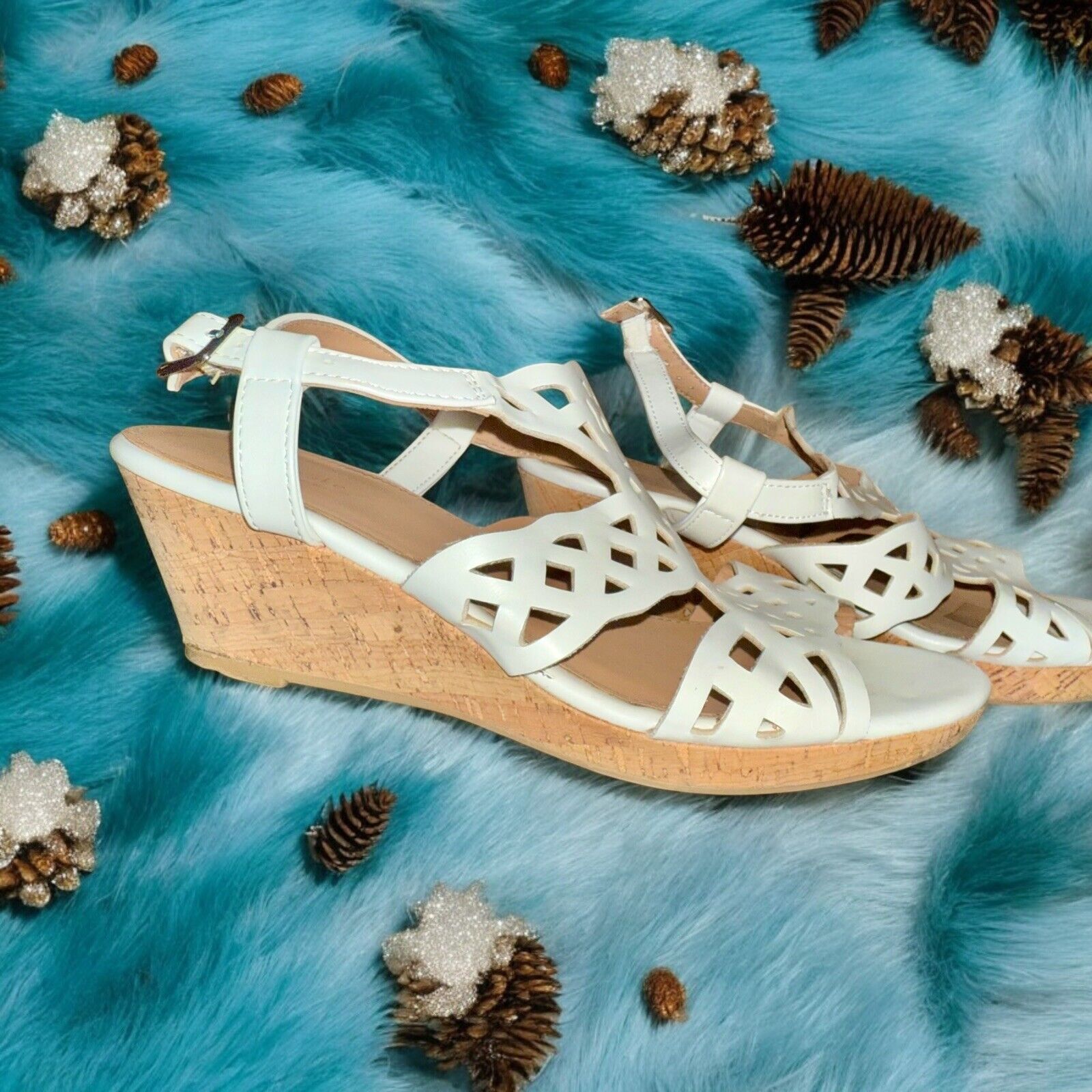 The Unbranded Brand Cupcake Couture White Wedge Sandals Size 6!! Size US 6 / IT 36 - 3 Thumbnail