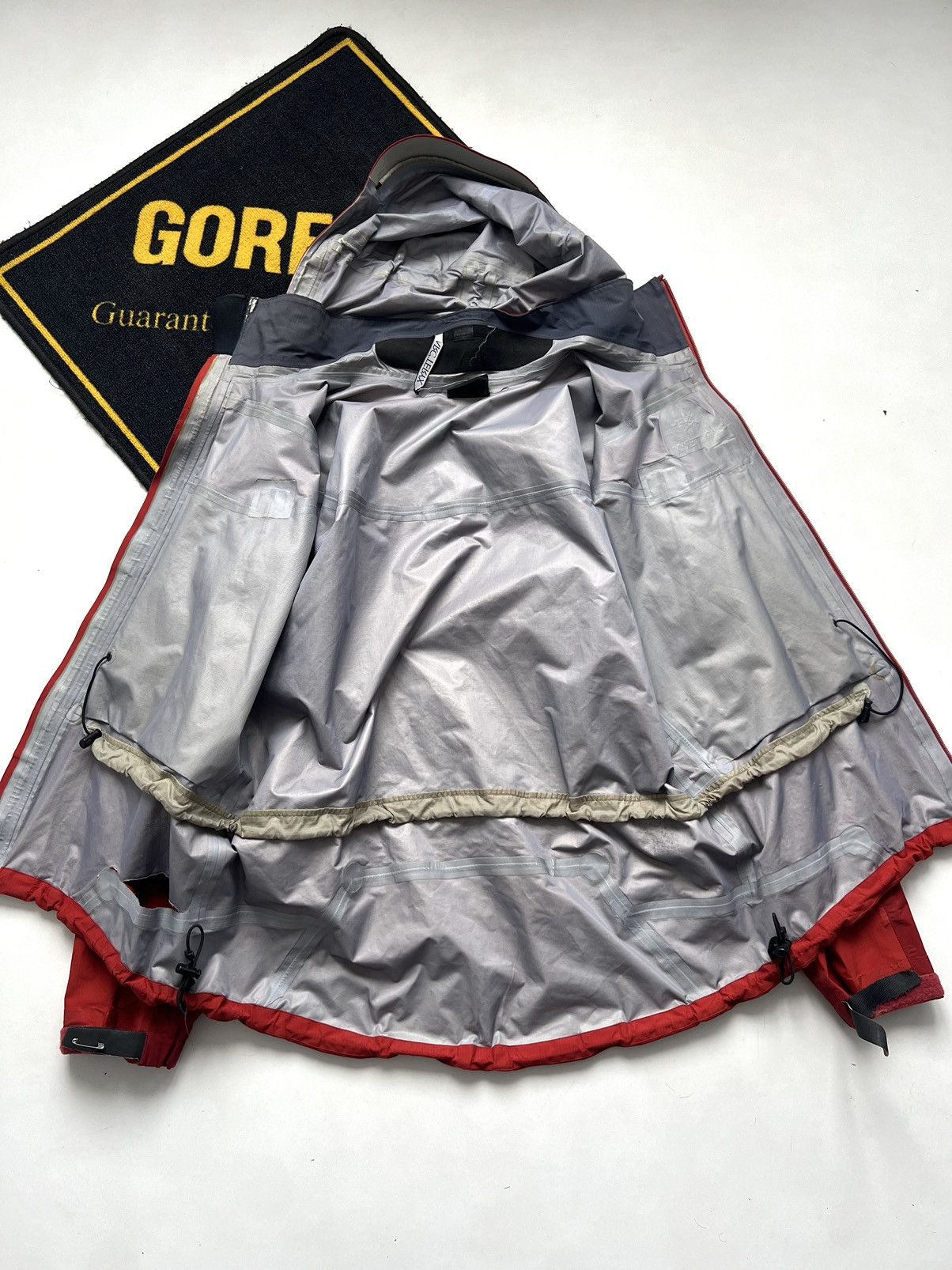 Arc'teryx 🔥Vintage 2004 Arcteryx Theta SV Sangria Red Gore-Tex Jacket Size US XL / EU 56 / 4 - 12 Thumbnail