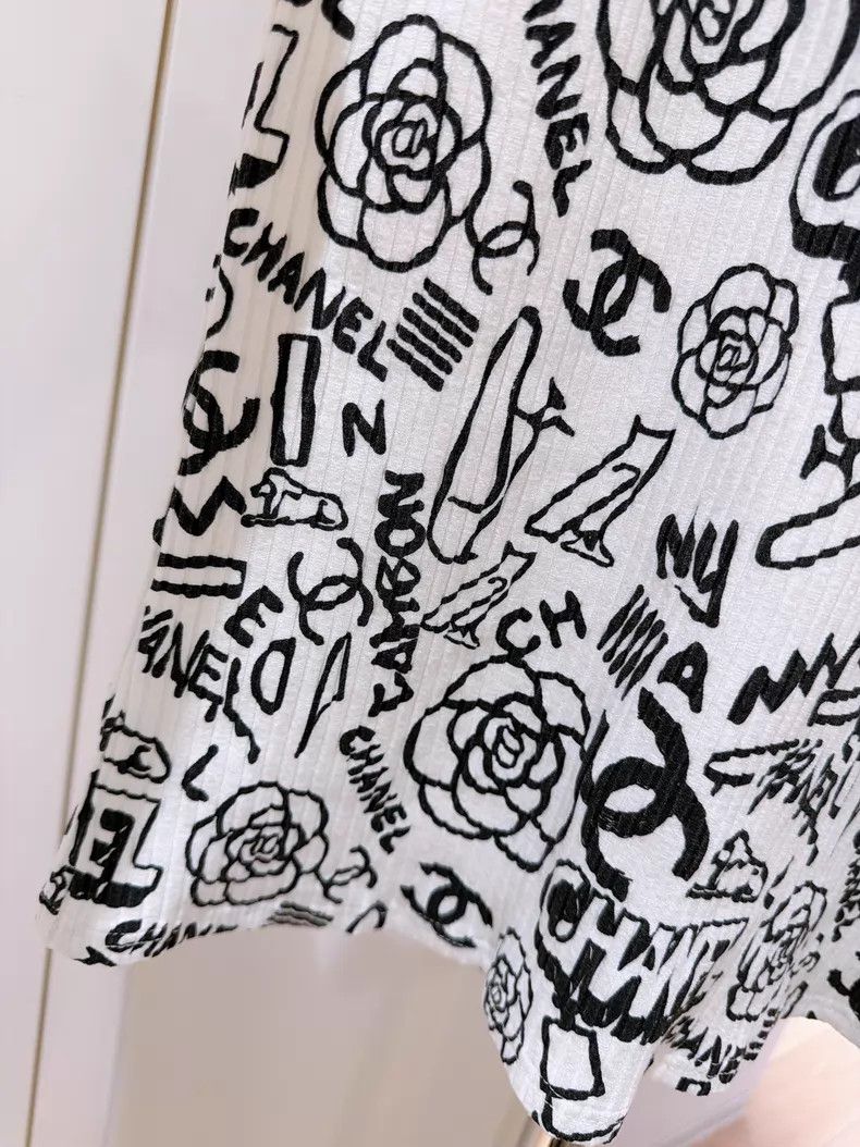 Chanel Chanel Egyptian series black and white logo camelia graffi Size S / US 4 / IT 40 - 4 Thumbnail