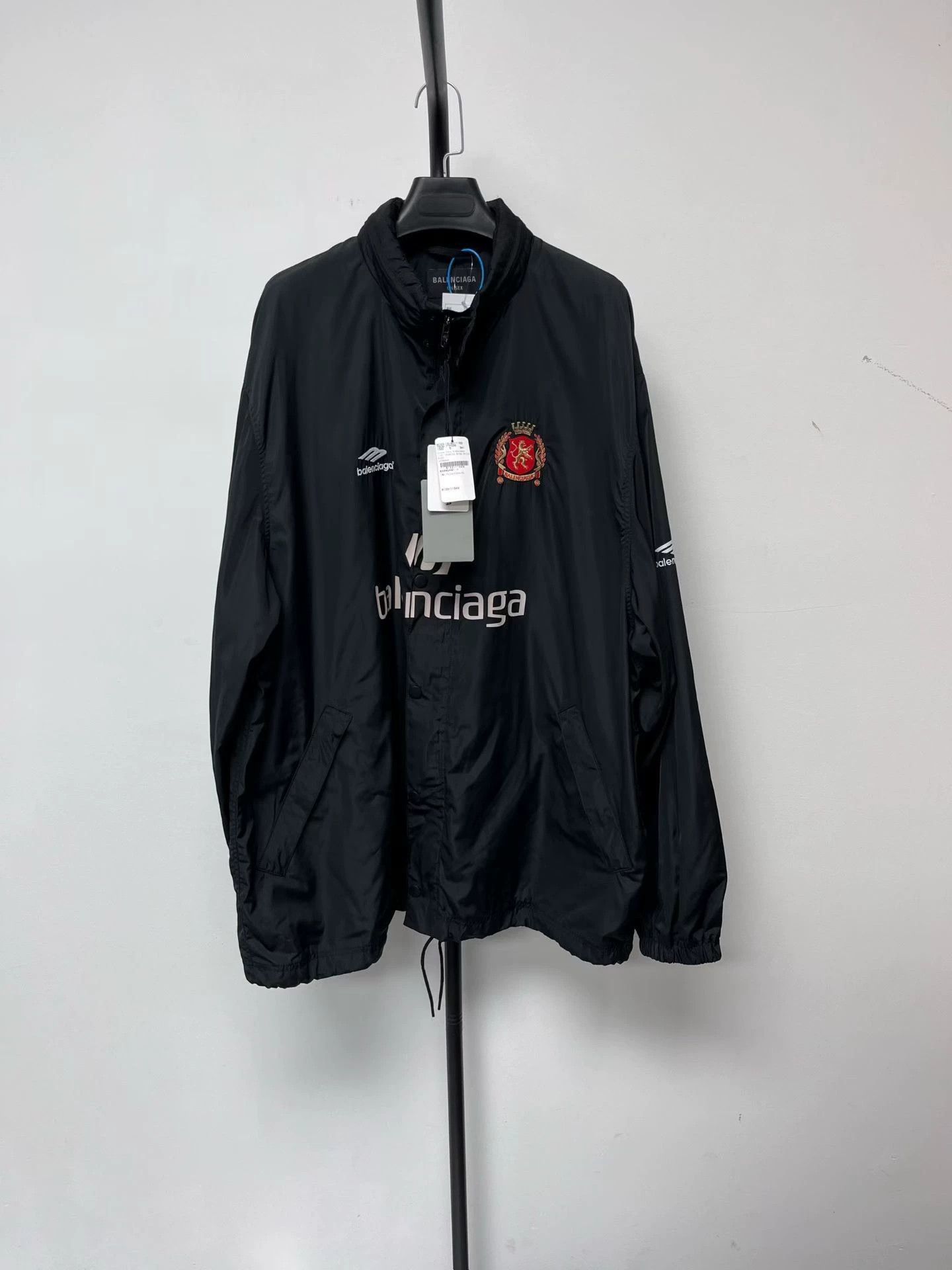 Balenciaga Balenciaga Manchester United Embroidered Jacket - dmc Size US S / EU 44-46 / 1 - 1 Thumbnail