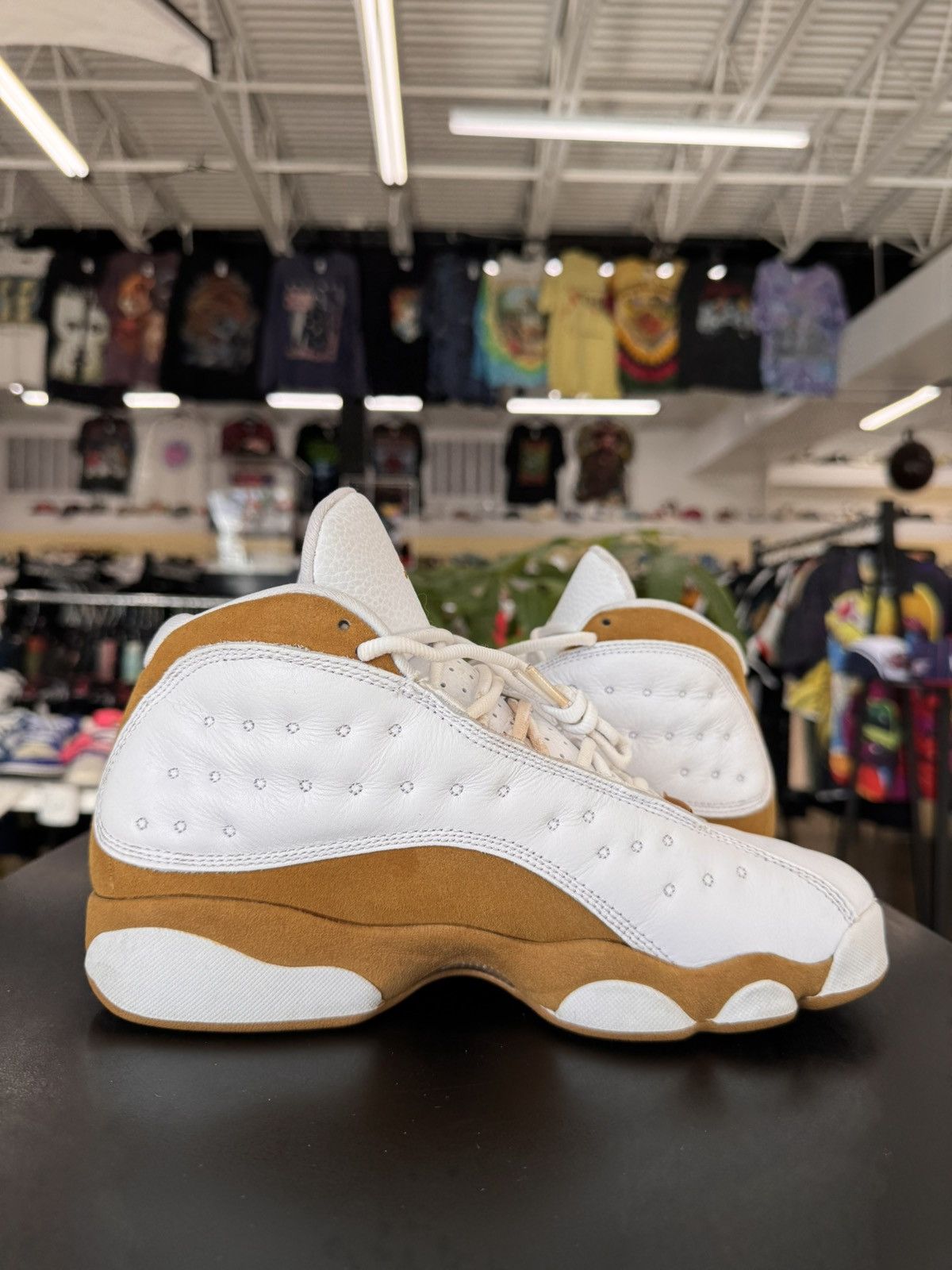 Jordan Brand Air Jordan 13 Wheat Size 7Y (2023) Size US 7 / EU 40 - 3 Thumbnail
