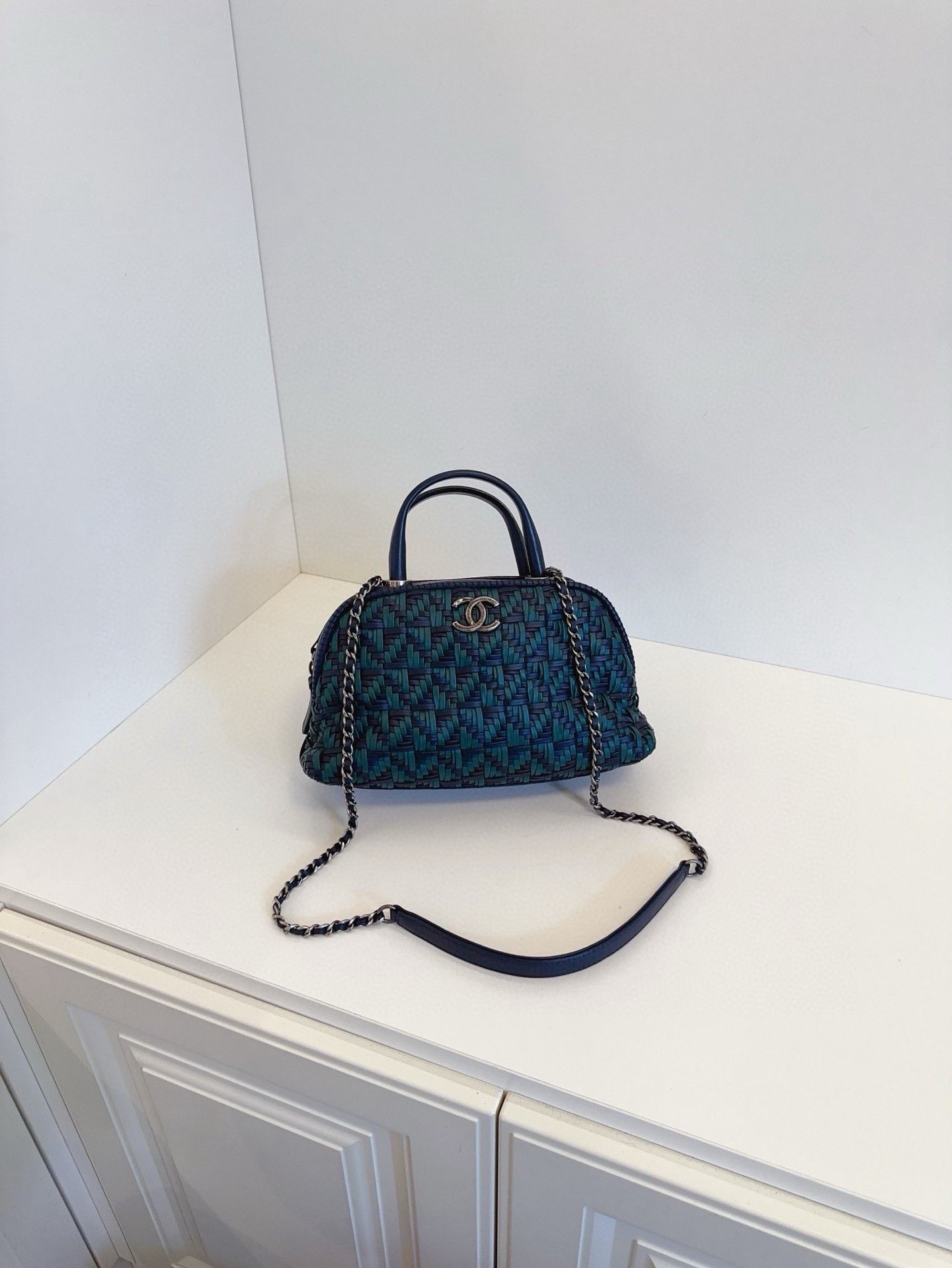 Chanel Pre-loved Bag Very good condition Size ONE SIZE - 1 Thumbnail