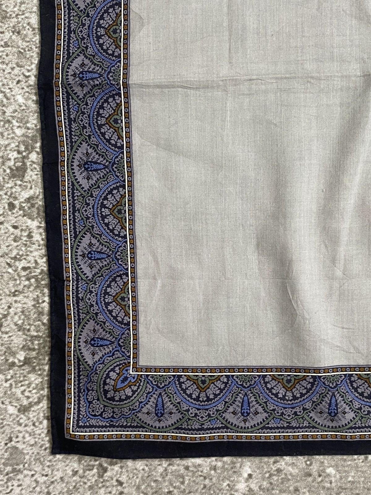 Yves Saint Laurent Yves saint laurent Handkerchief / Bandana / Neckerchief Size ONE SIZE - 5 Thumbnail