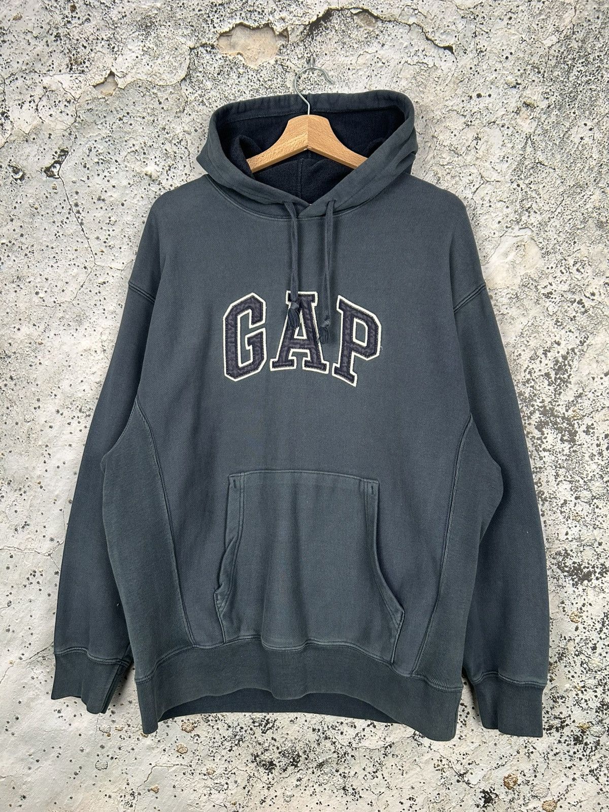 Gap Vintage GAP Baggy Oversized Hoodie Streetwear Rap Skate Size US S / EU 44-46 / 1 - 1 Thumbnail