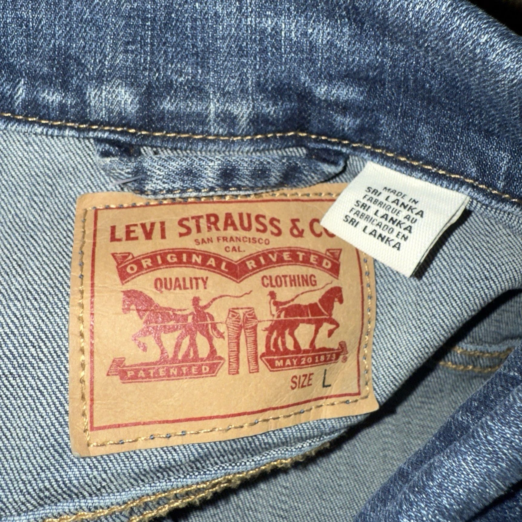 Levi's Levi’s Blue Button Down Jean Jacket Size L Womens Size 36" / US 14 / IT 50 - 4 Thumbnail