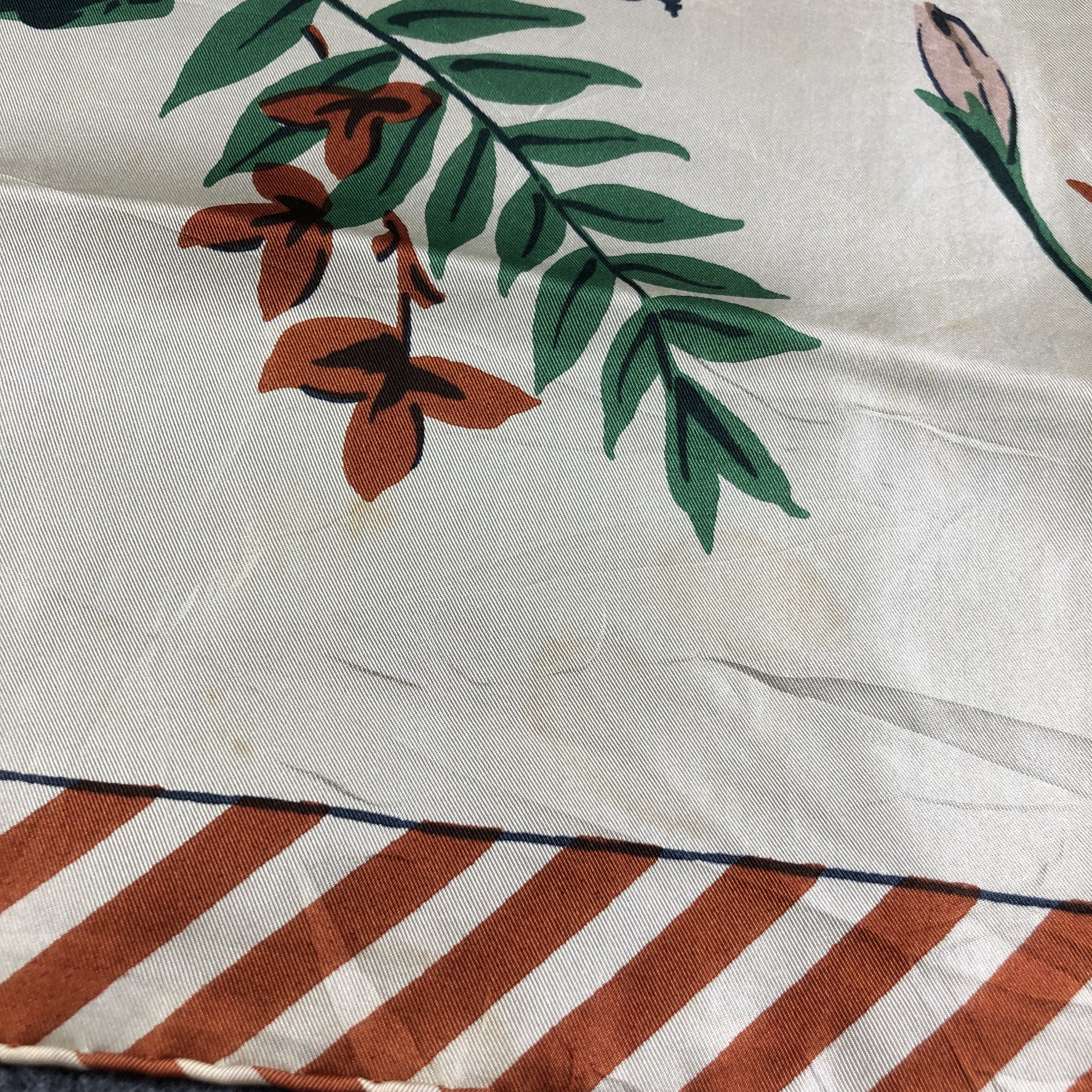 Vintage Luxury Hand Rolled Floral Silk Scarf M402 Size ONE SIZE - 4 Thumbnail