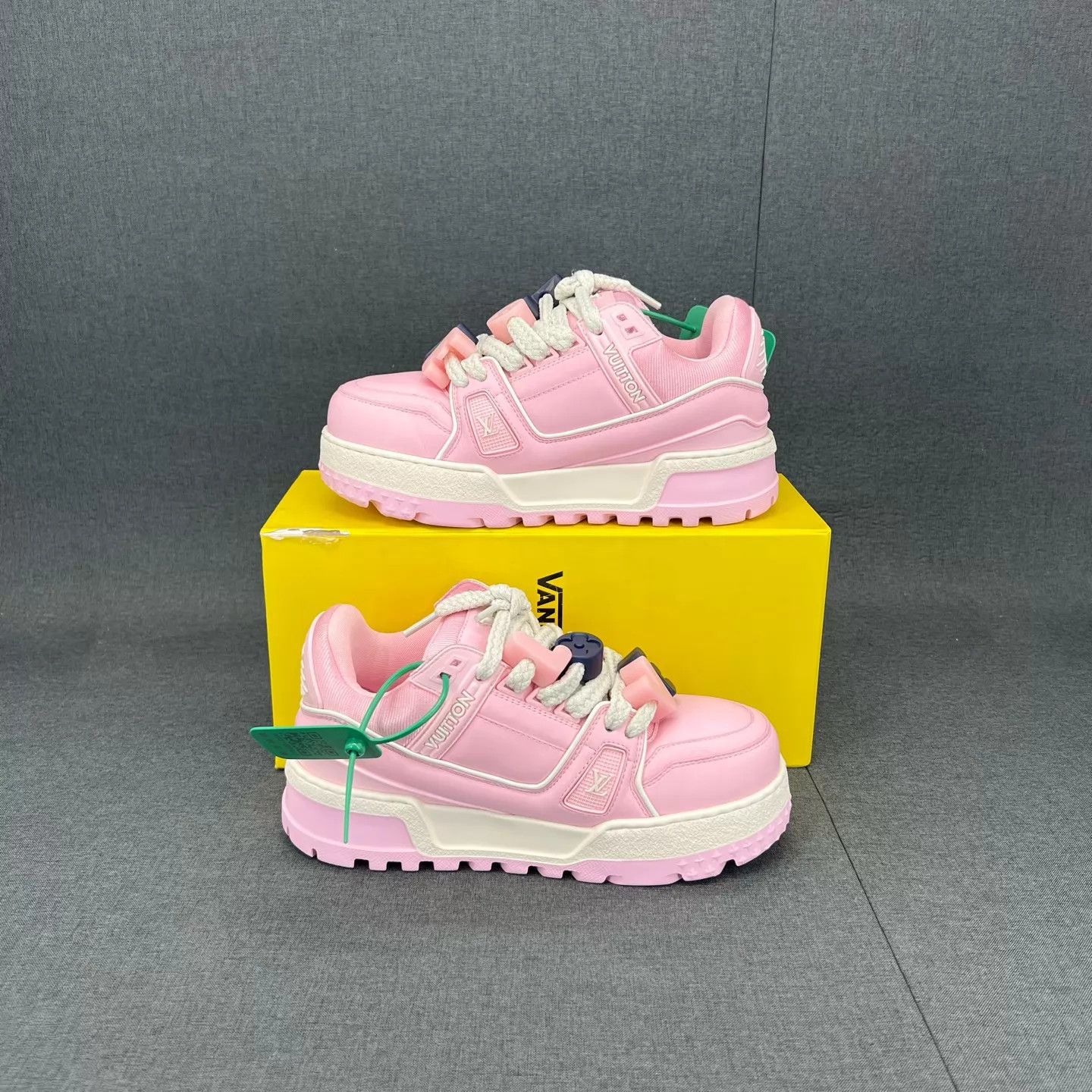 Louis Vuitton LV Trainer Maxi White & Pink 37.5 Size US 7 / IT 37 - 5 Thumbnail