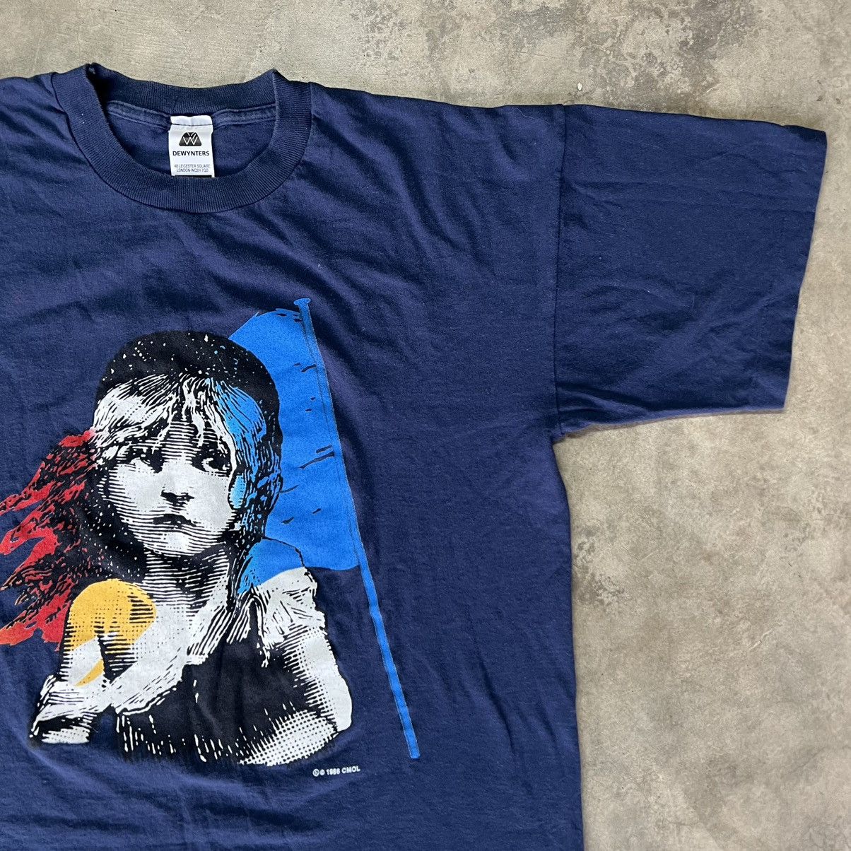Hypebeast × Vintage Vintage 1986 Les Misérables Single-Stitched Graphic T-Shirt Size US L / EU 52-54 / 3 - 1 Thumbnail