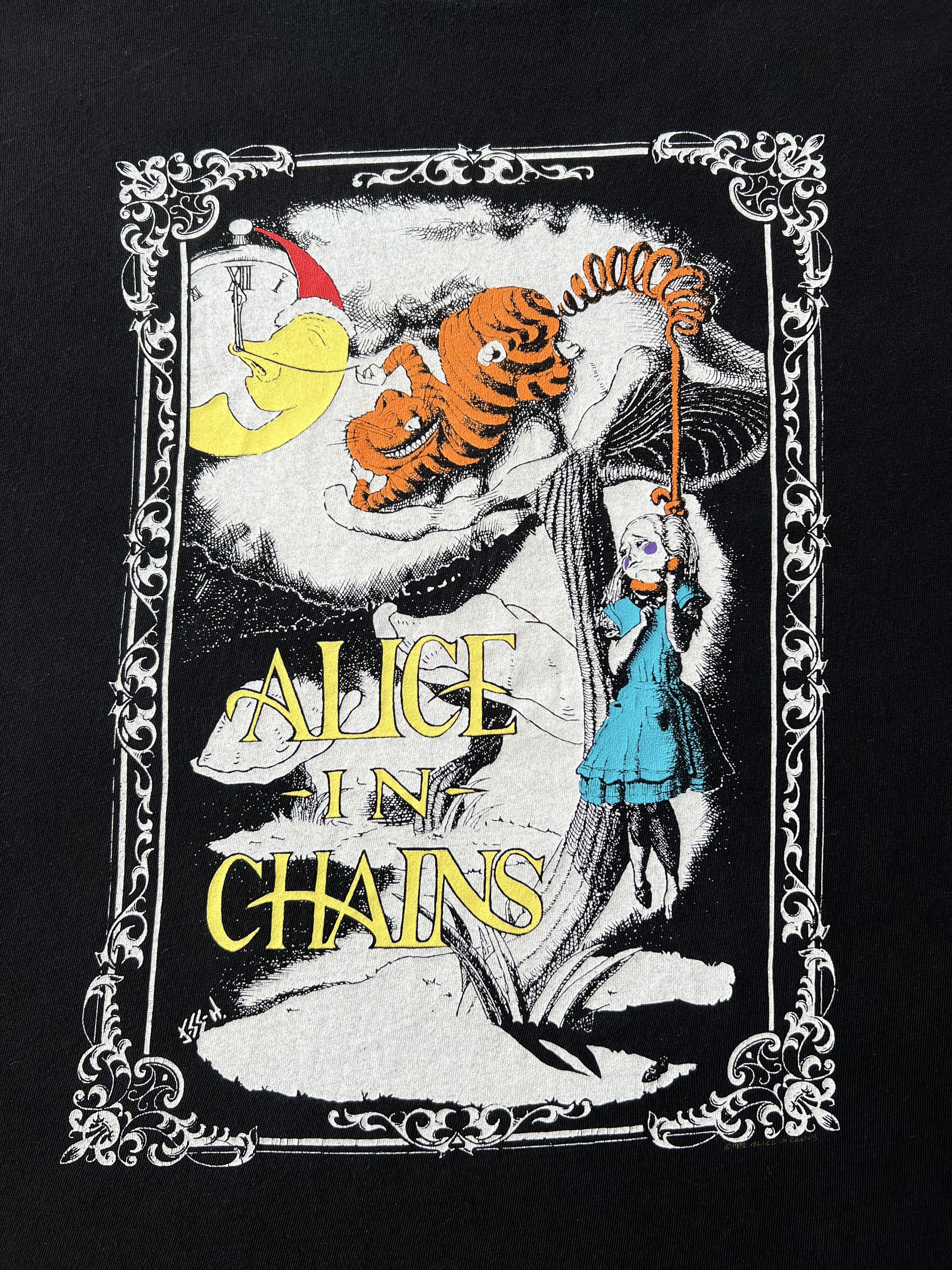 Band Tees Vintage 1992 Alice in Chains Wonderland Black T-shirt Size US XL / EU 56 / 4 - 4 Thumbnail