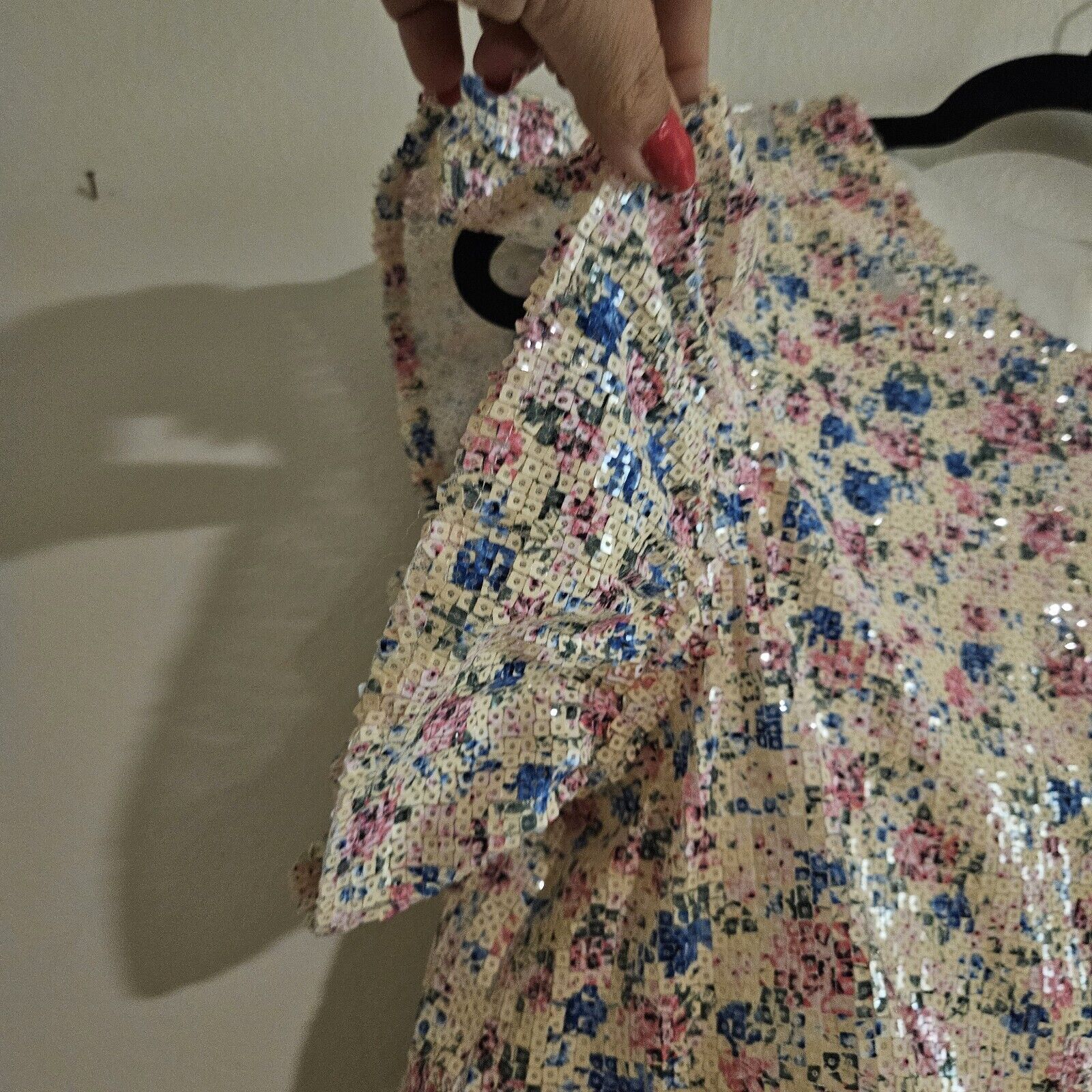 Zara ZARA Stunning Cropped Sequins Flowy Sleeve Blouse. Pink Euc Size S / US 4 / IT 40 - 3 Thumbnail