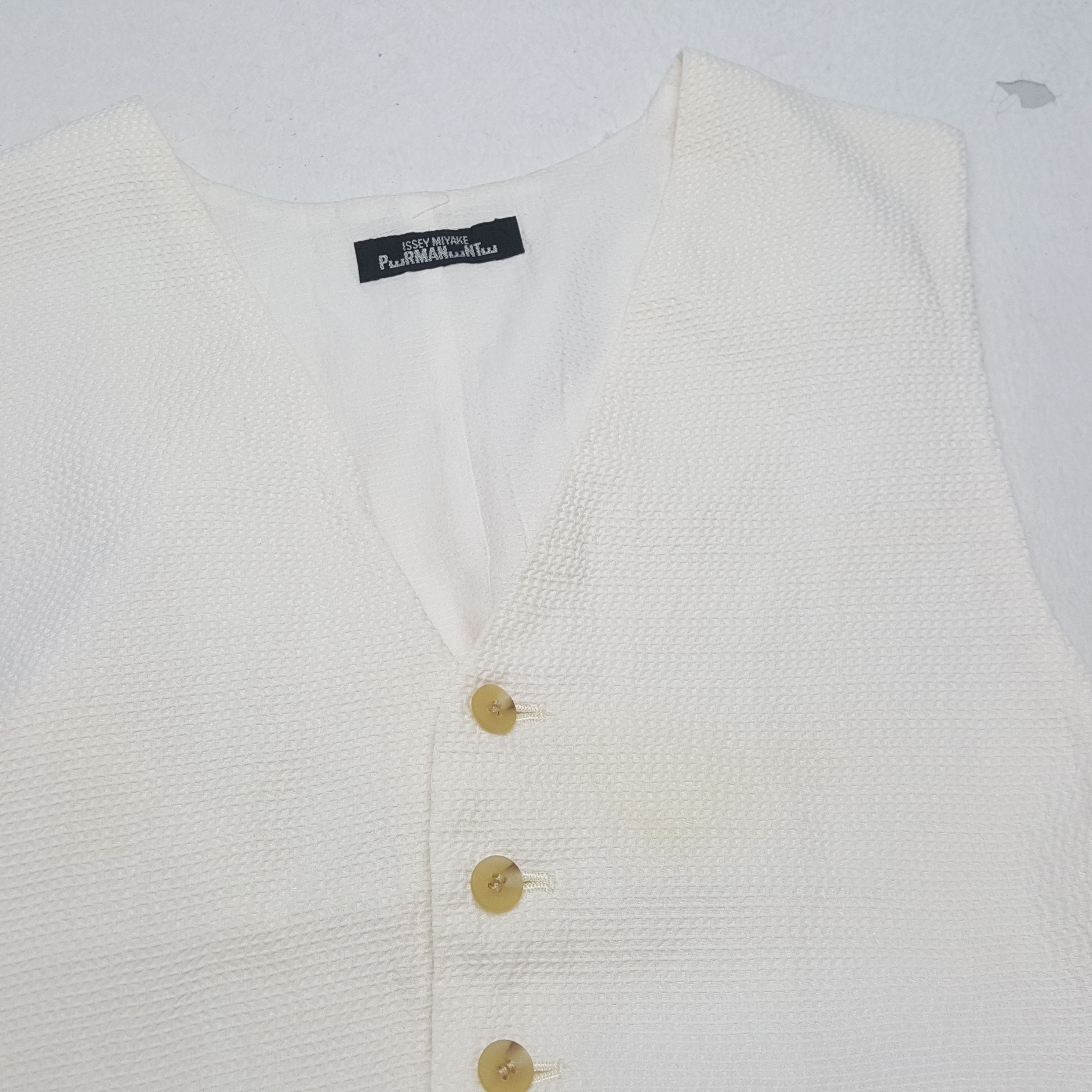 Issey Miyake × Japanese Brand × Vintage ISSEY MIYAKE Japanese Designer Fashion Style Vest Size S / US 4 / IT 40 - 8 Thumbnail