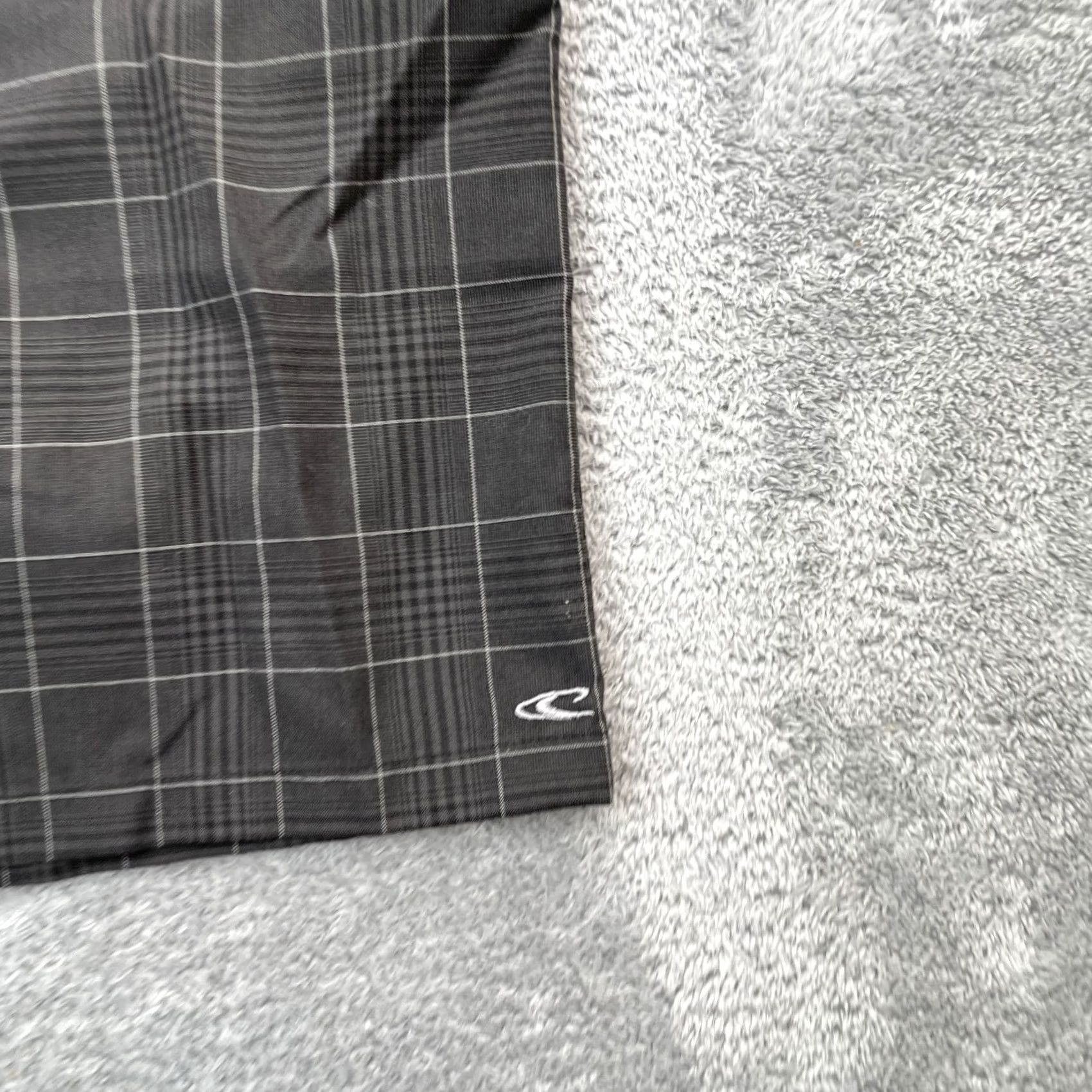 O'Neill VINTAGE O'Neill Shorts Men 34 Gray Chino Windowpane Plaid Viscose Surf Skate y2k Size US 34 / EU 50 - 4 Thumbnail