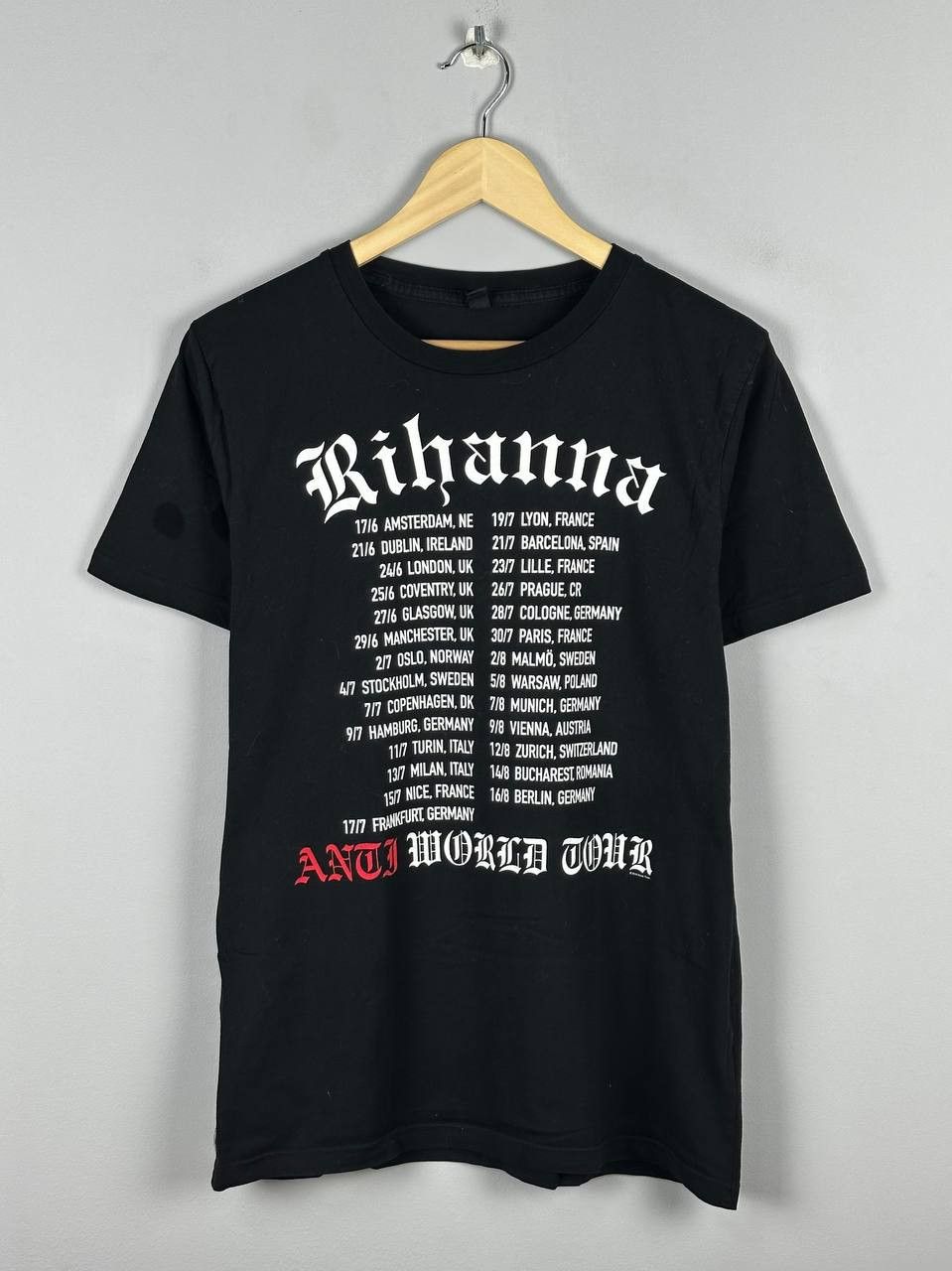Rihanna Rihanna ANTI World Tour 2016 Graphic T-shirt Size US S / EU 44-46 / 1 - 2 Thumbnail