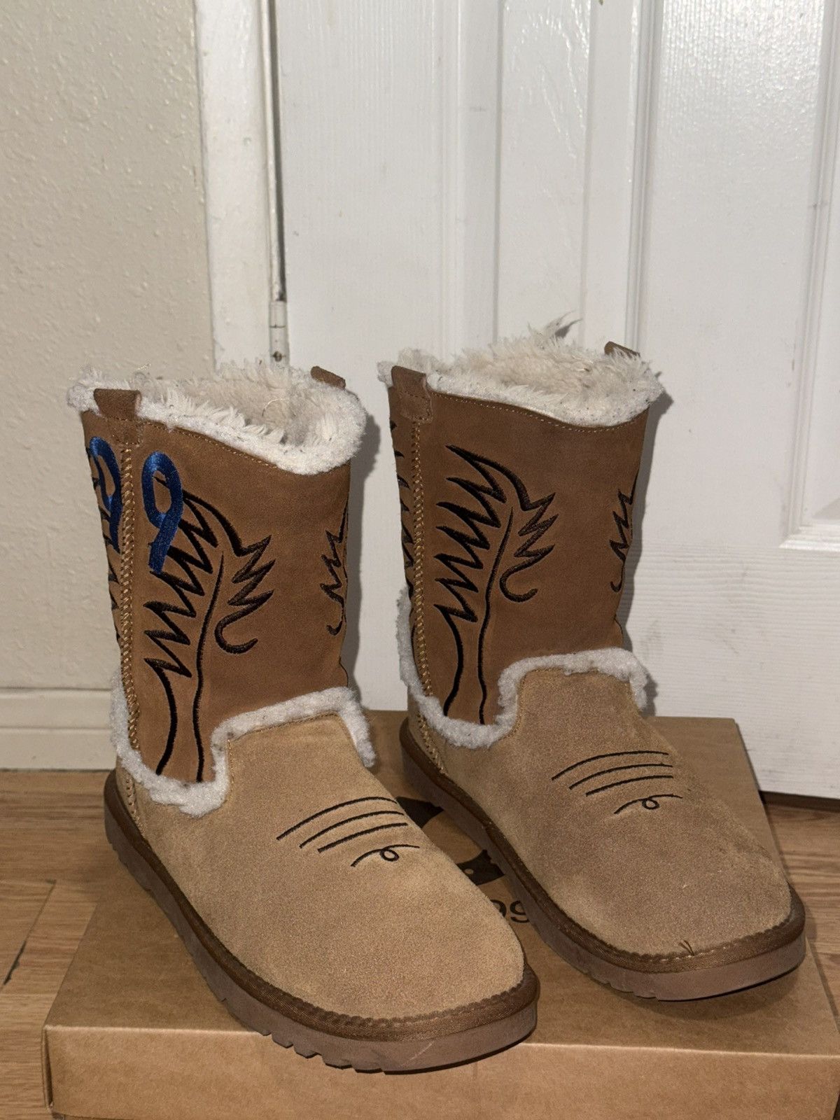 1199 1199 CowboyHugs Size US 12 / EU 45 - 5 Thumbnail