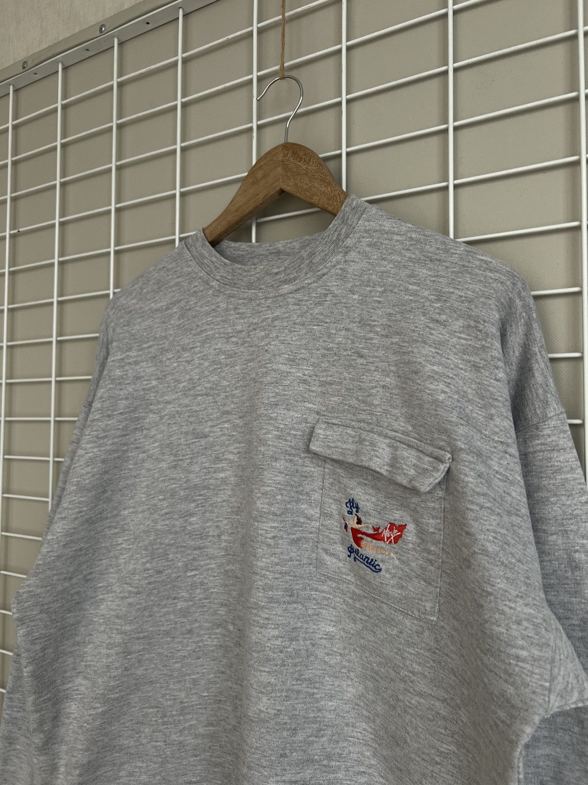 Other Virgin Atlantic Leisurewear Sweatshirt Mens Size M Vintage Size US M / EU 48-50 / 2 - 4 Thumbnail