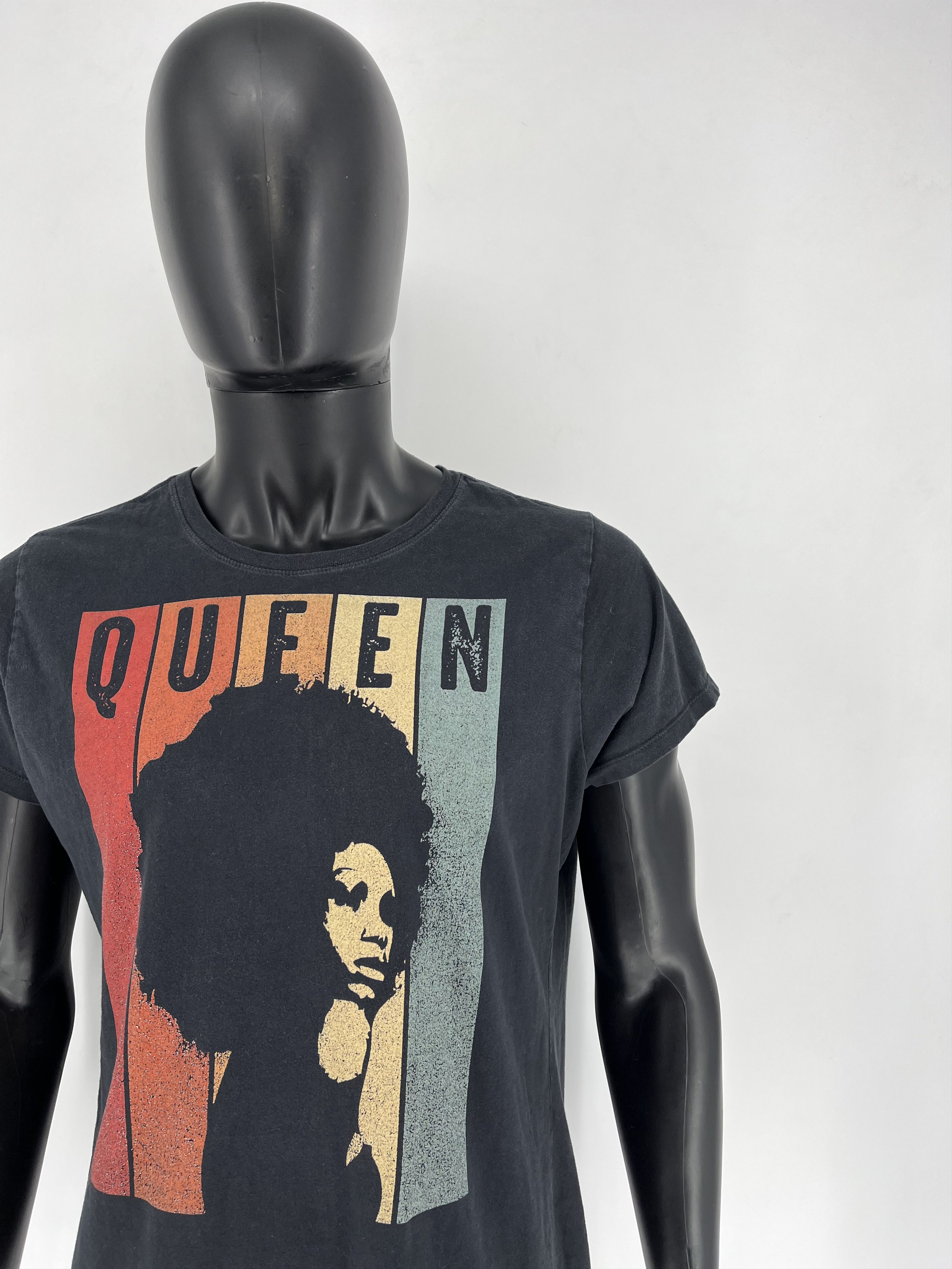 Band Tees Vintage Y2K Queen Tour Tee Size US M / EU 48-50 / 2 - 6 Thumbnail