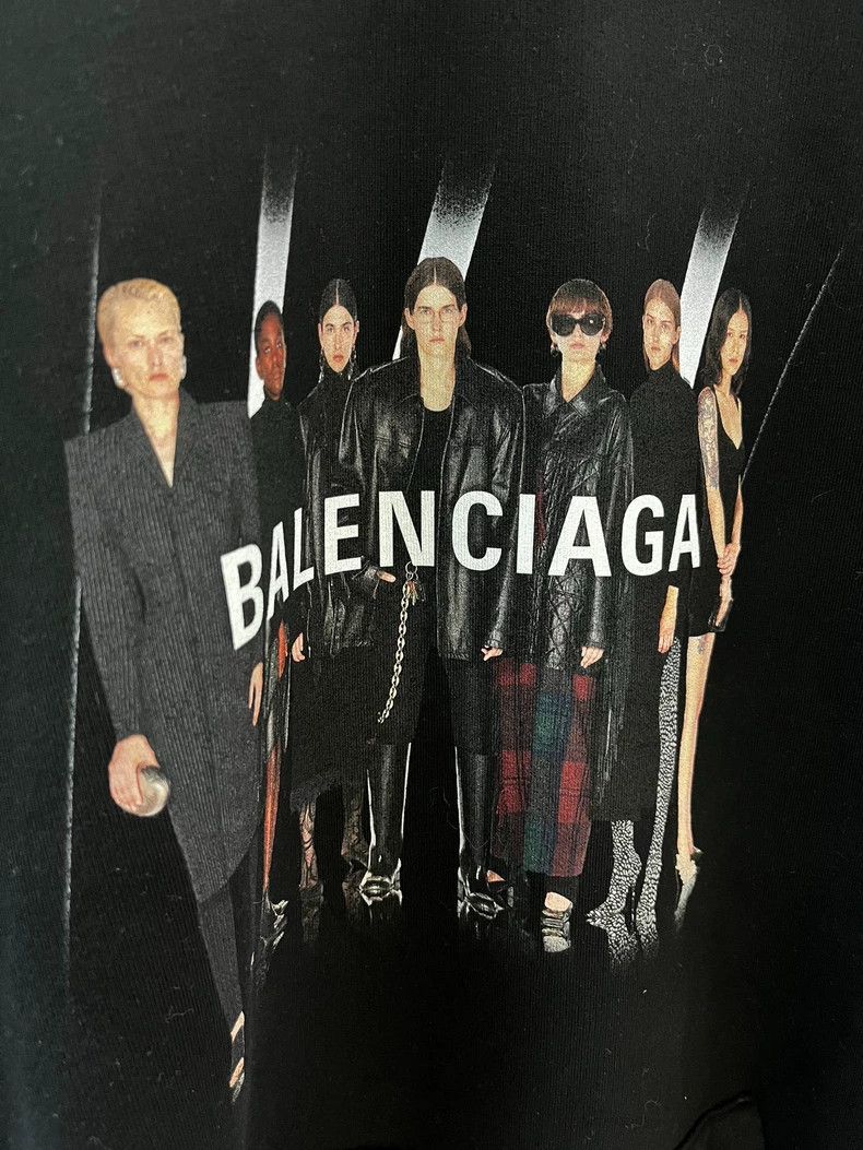 Balenciaga Balenciaga Black portrait hoodie Size US XXS / EU 40 - 2 Thumbnail