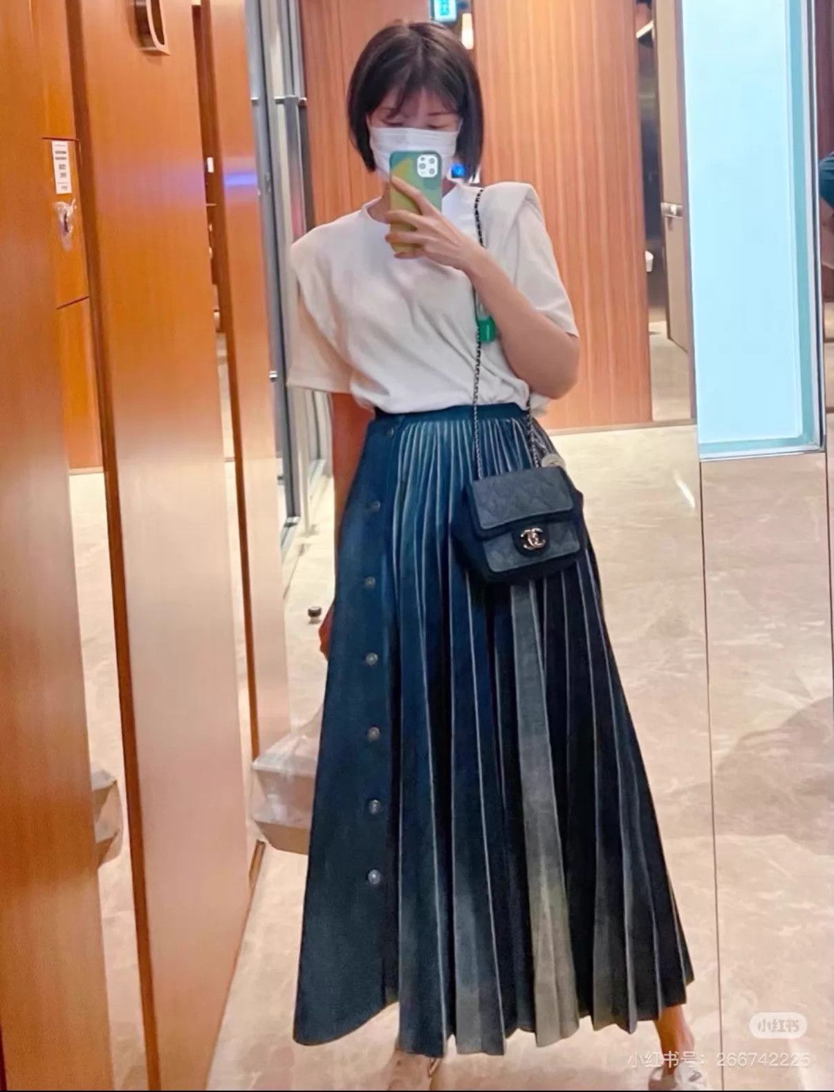 Dior Dior Runway Denim Pleated High-Waist Skirt F36 Size 26" / US 2 / IT 38 - 8 Thumbnail