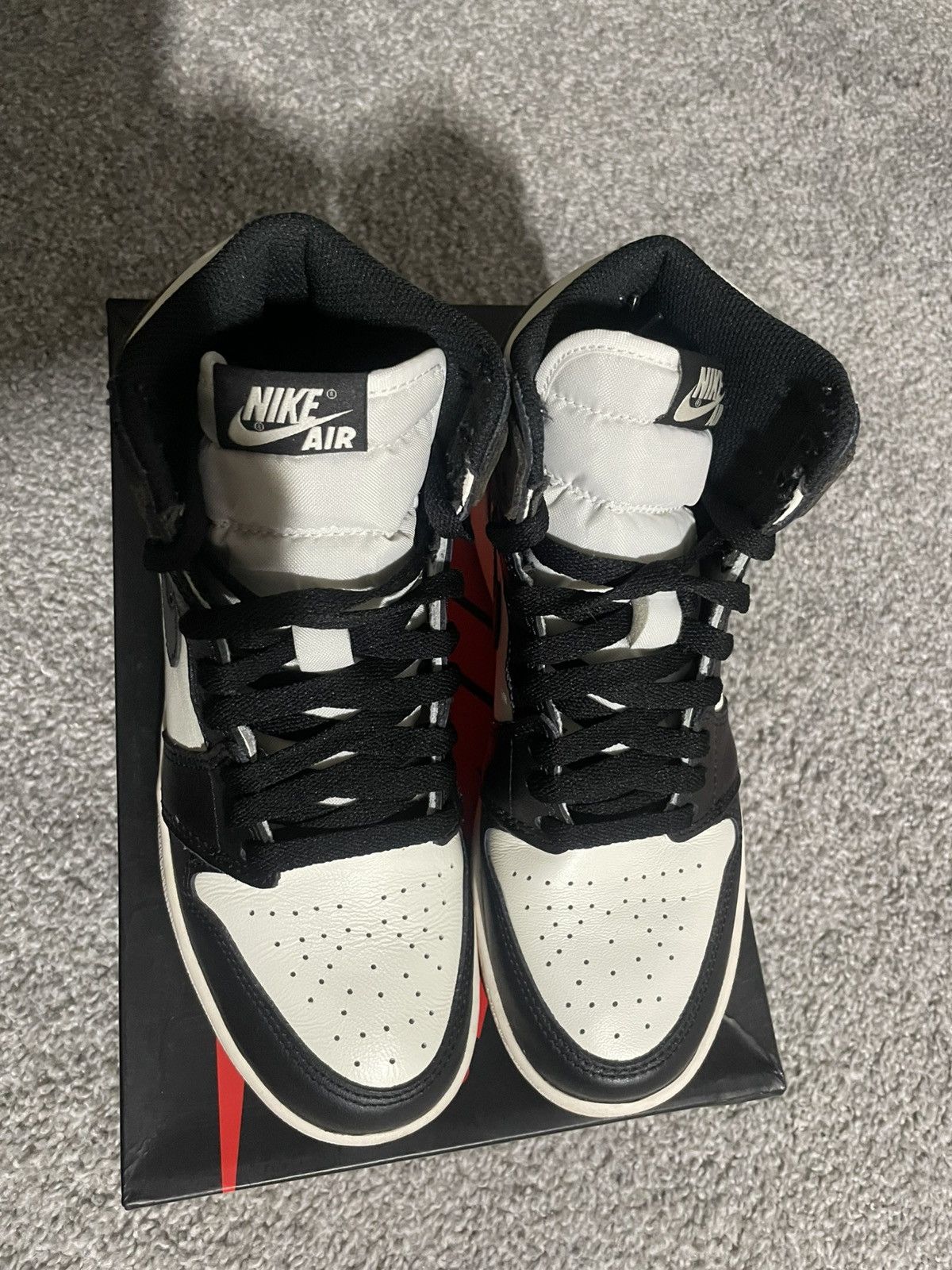Jordan Brand × Nike Jordan 1 High GS “Mocha” Size 5.5Y Size US 5.5 / EU 38 - 3 Thumbnail