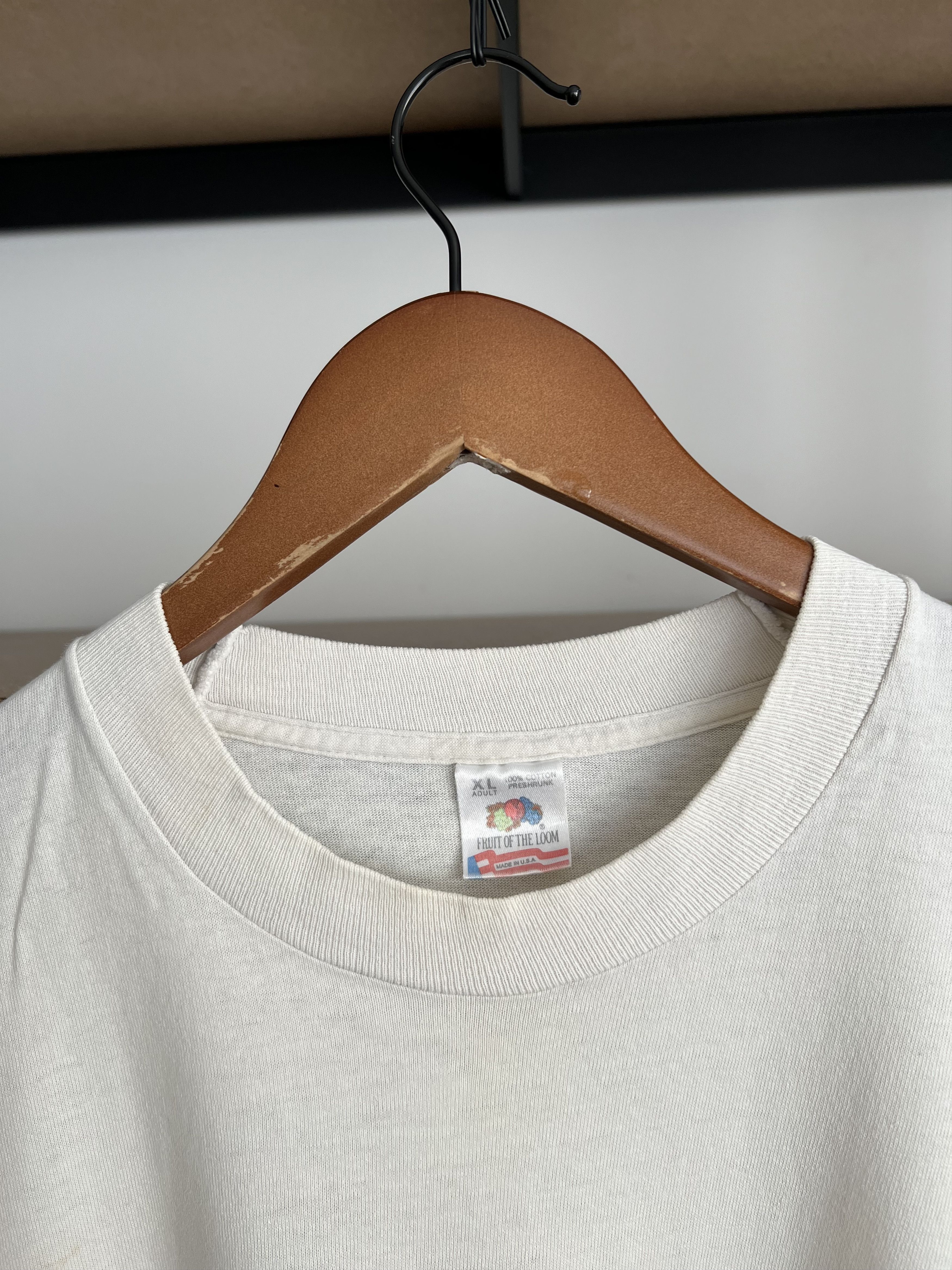 Vintage Vintage 90s USA Graphic Logo Country White T-shirt Size US XL / EU 56 / 4 - 13 Thumbnail