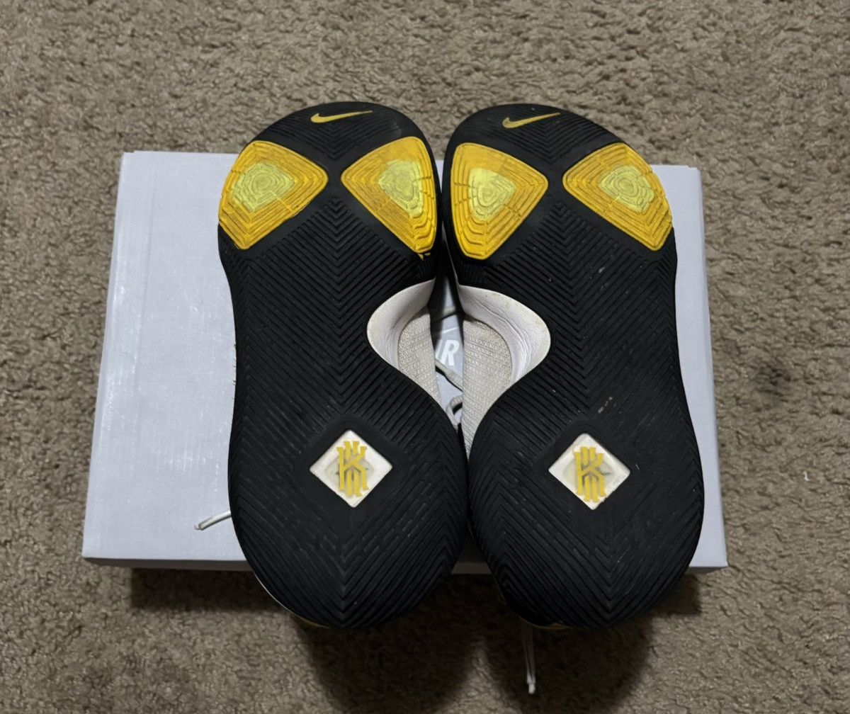 Nike kyrie 3 N7 Size US 10.5 / EU 43-44 - 5 Thumbnail