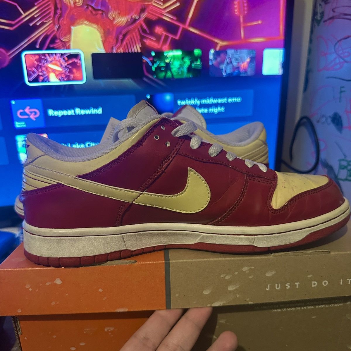 Nike Nike Dunk Low Valentines Day 2004 wmns Size US 9.5 / EU 42-43 - 6 Thumbnail