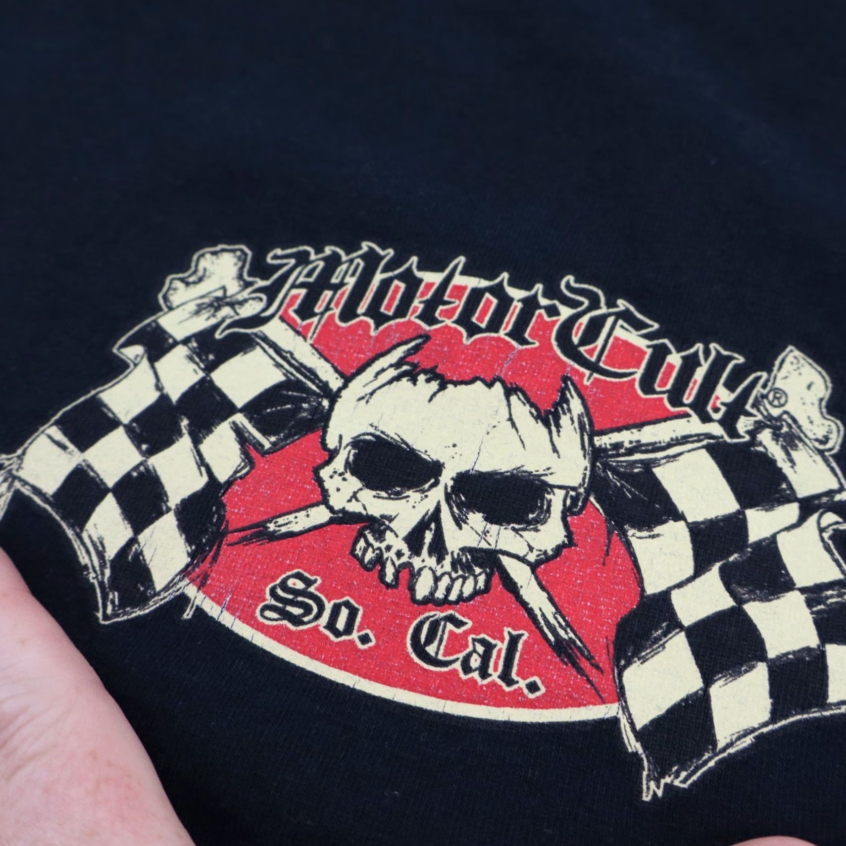 Vintage VINTAGE Motor Cult So Cal T Shirt Mens L Black Skull Crossbones Racing Flags USA Size US L / EU 52-54 / 3 - 6 Thumbnail