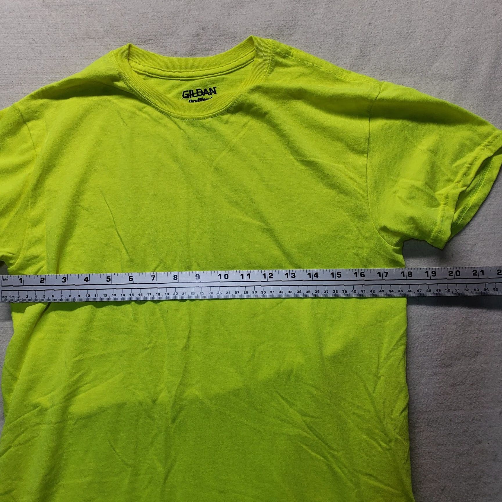 Gildan Gildan Shirt T-Shirt Crew Neck Short Sleeve Yellow 50/50 Adult Mens S Small Safety Neon Green Yellow Work Size US S / EU 44-46 / 1 - 3 Thumbnail