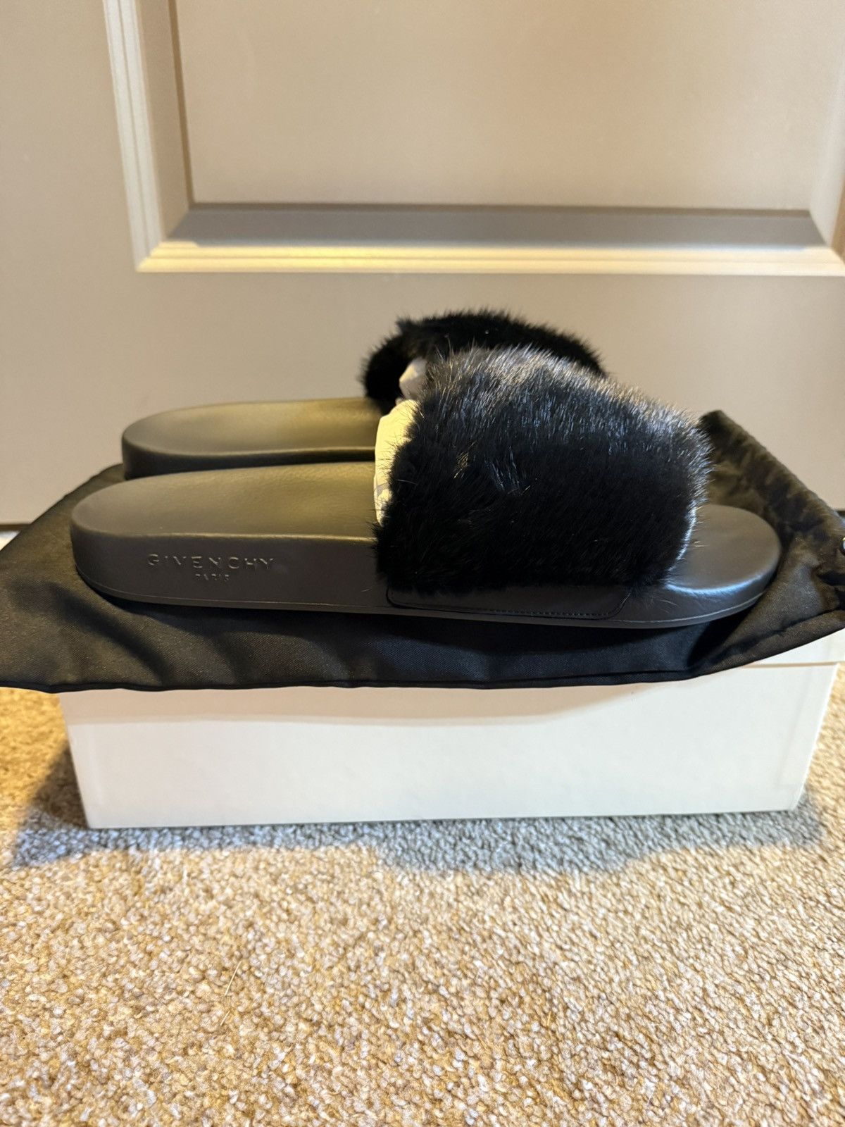 Givenchy Black Givenchy mink fur slides Size US 12 / EU 45 - 4 Thumbnail