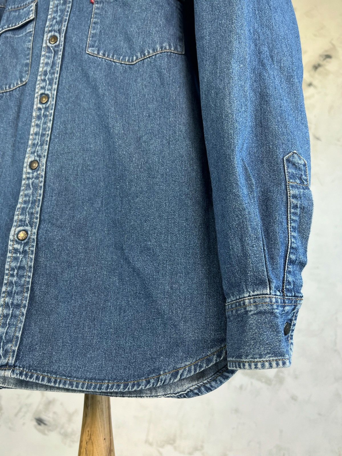 Levi's Vintage Levi’s Denim Shirt Size L - XL Size US XL / EU 56 / 4 - 4 Thumbnail