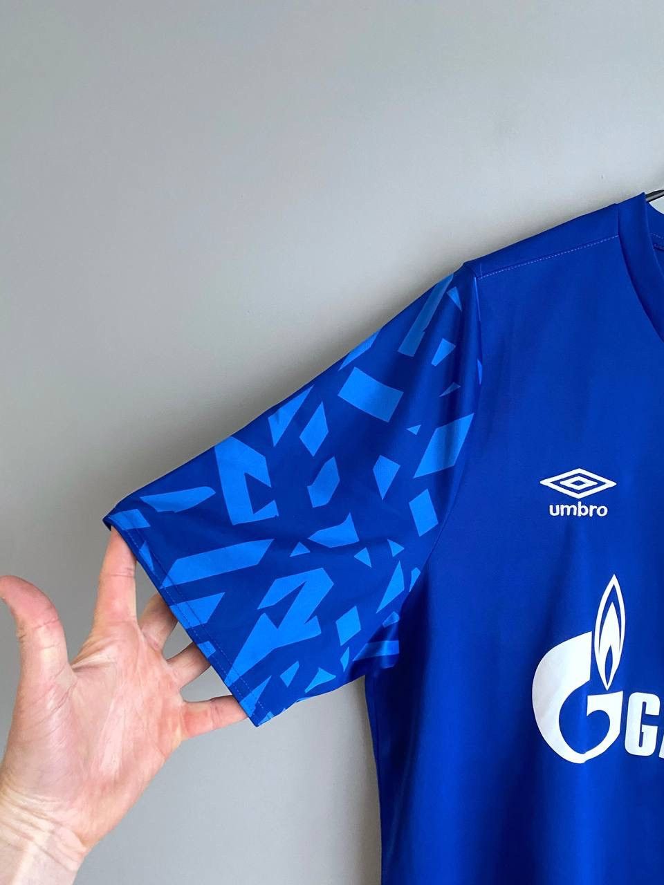 Umbro Umbro FC Schalke 04 2019/2020 Home Soccer Jersey, Size XL Size US XL / EU 56 / 4 - 6 Thumbnail