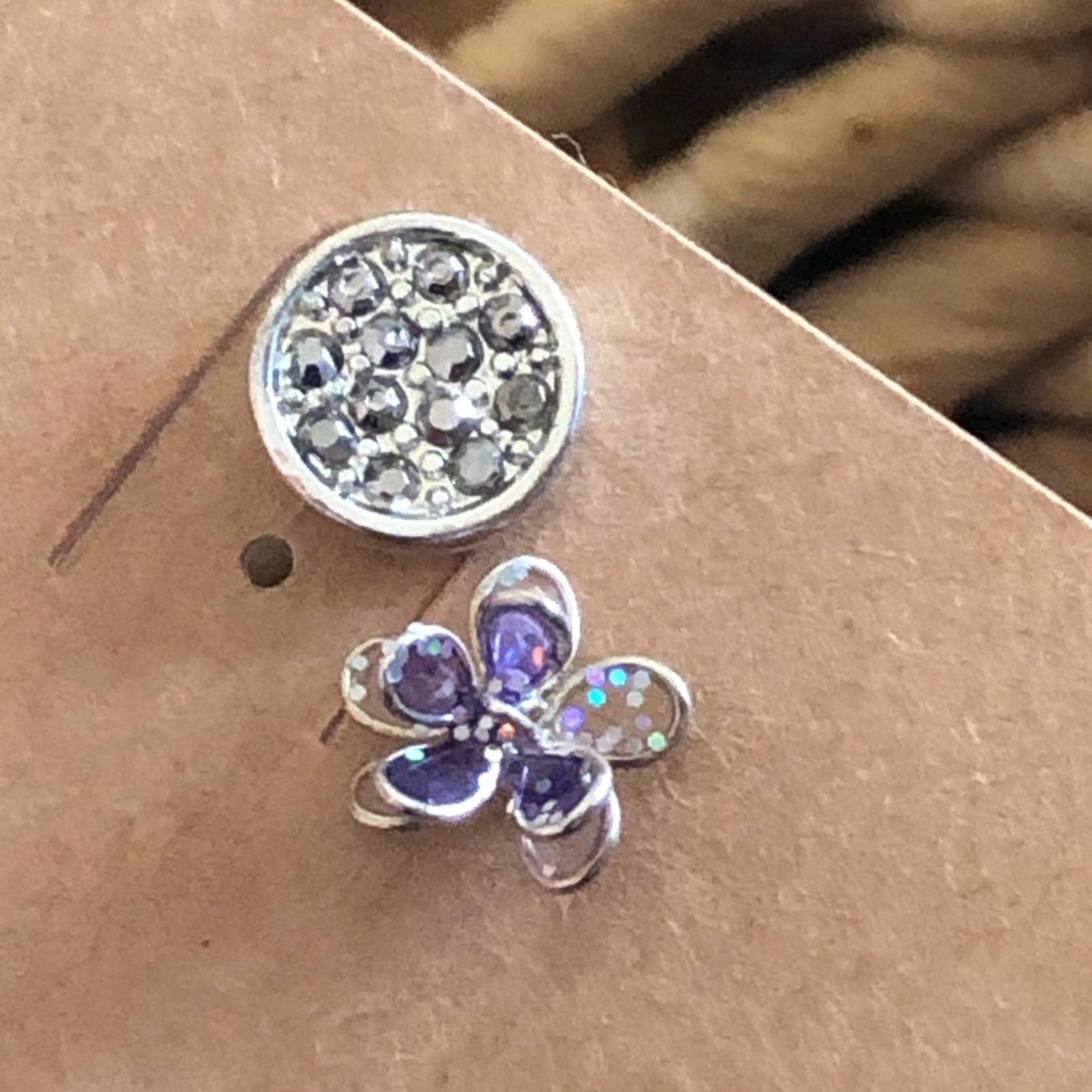 Vintage Vintage lot of two pairs stud post earrings Size ONE SIZE - 3 Thumbnail