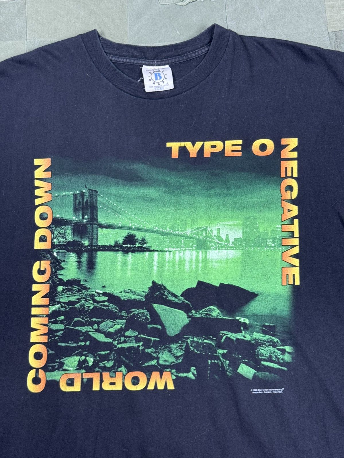Band Tees 1997 Type O Negative “World Coming Down” Size US XL / EU 56 / 4 - 2 Thumbnail