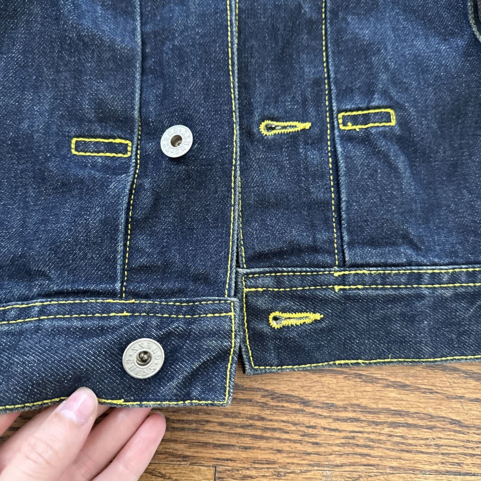 Guess Guess Vintage Jean Jacket dark wash Mens Size L Size US L / EU 52-54 / 3 - 3 Thumbnail