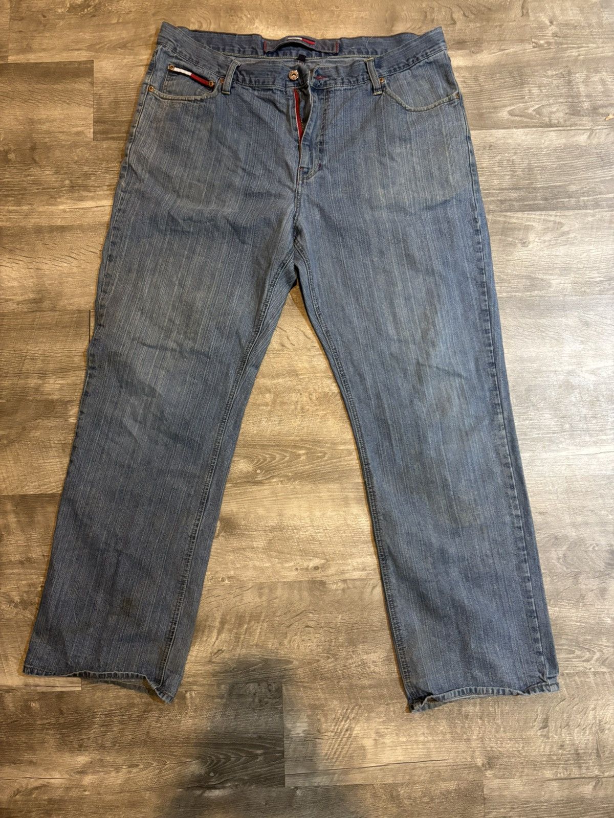 Tommy Hilfiger Vintage Tommy Hilfiger baggy blue denim jeans Size US 40 / EU 56 - 1 Thumbnail