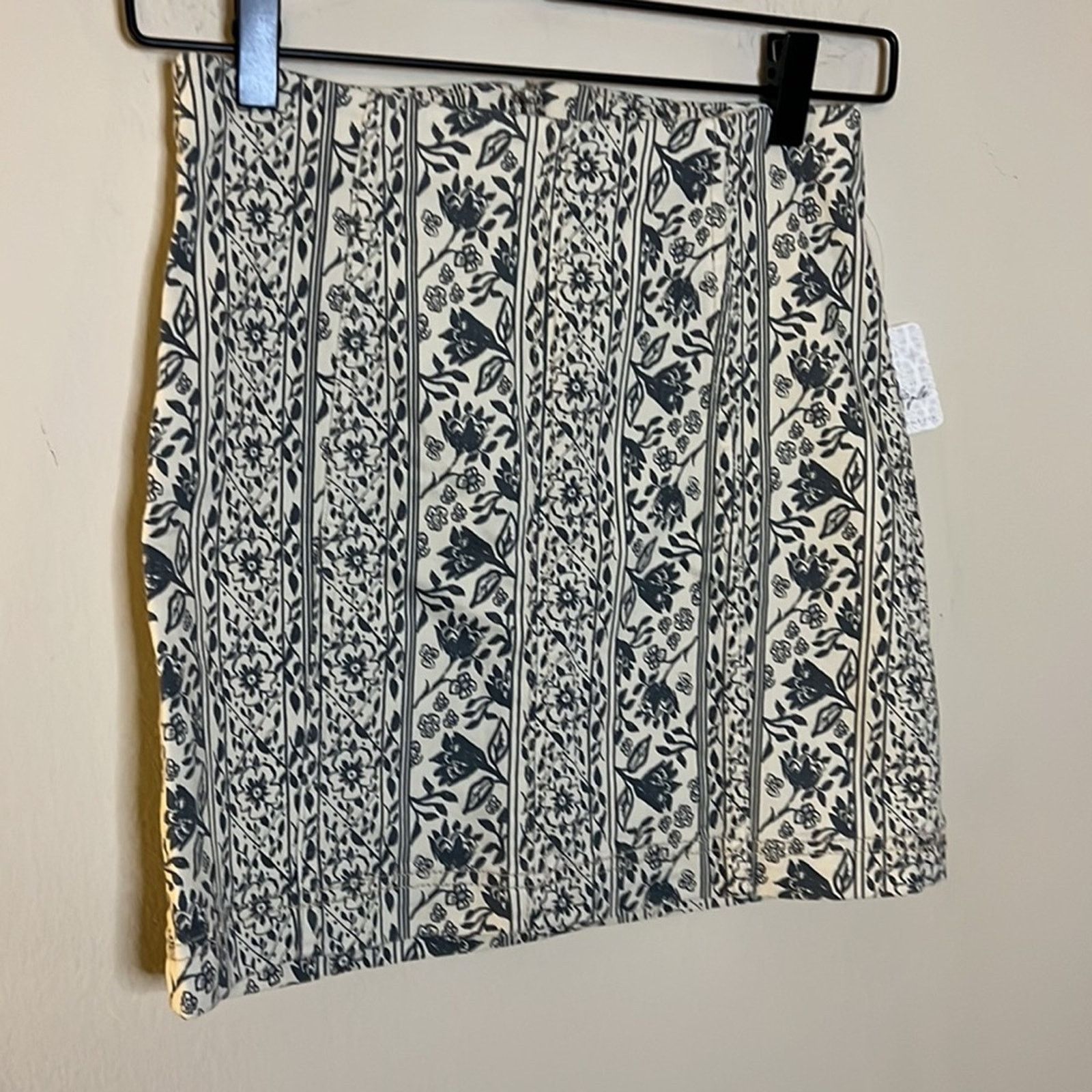 Free People Free People Modern Femme Denim Miniskirt Size 0 Size 25" / US 0 / IT 36 - 4 Thumbnail