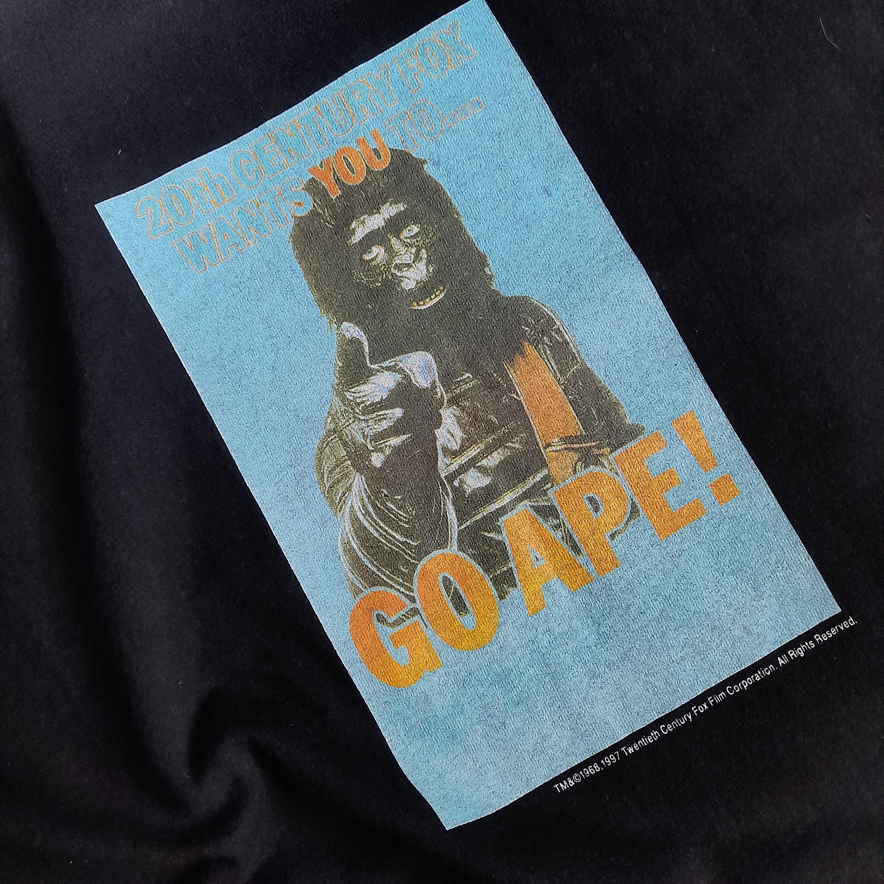 Vintage 1997 vintage planet of the apes promo t shirt Size US L / EU 52-54 / 3 - 7 Thumbnail